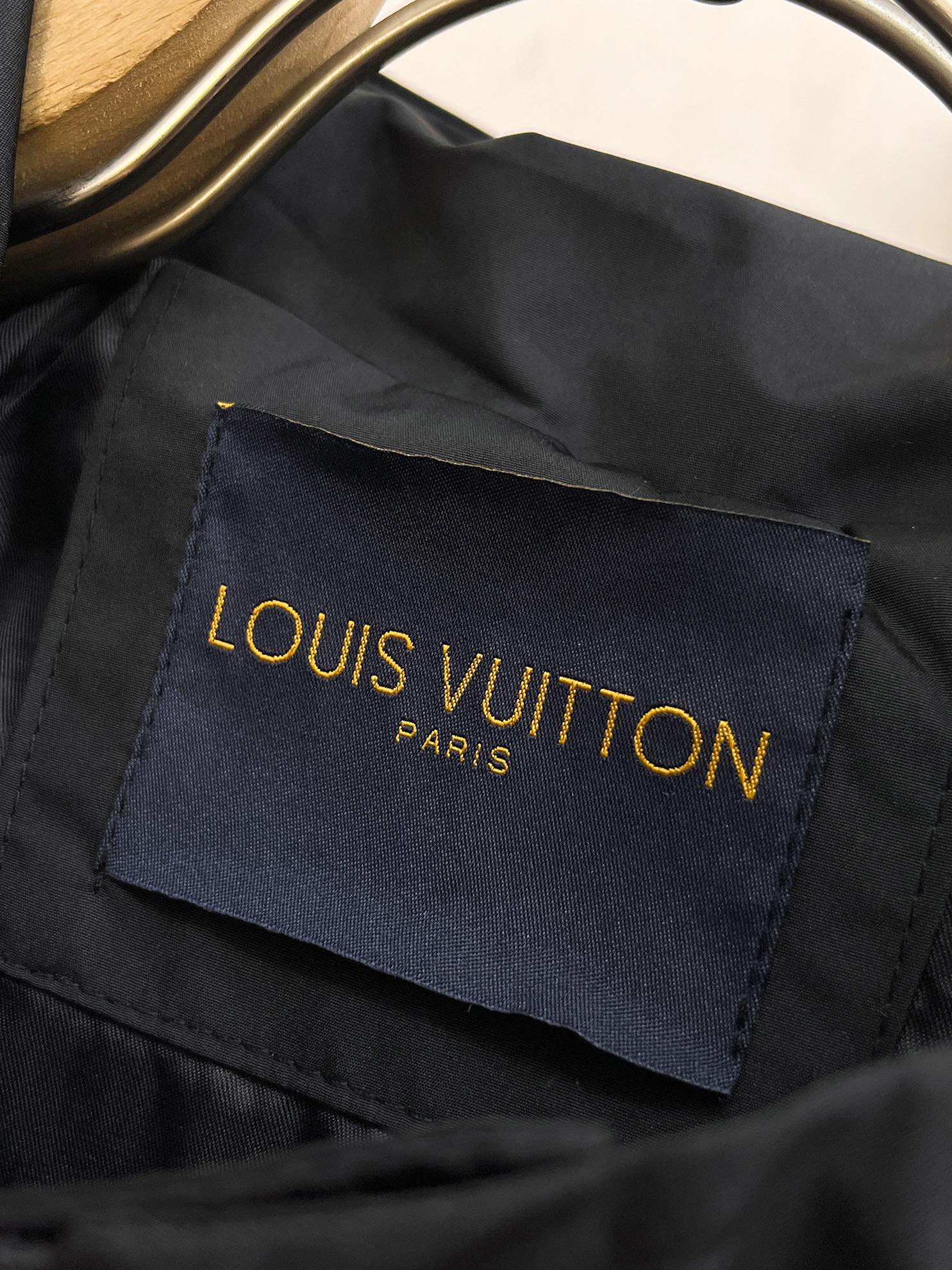 Louis Vuitton 2025SS Men's Reversible Jacket - High-End Quality, Comfortable Fit 7 i1725523978 657 9