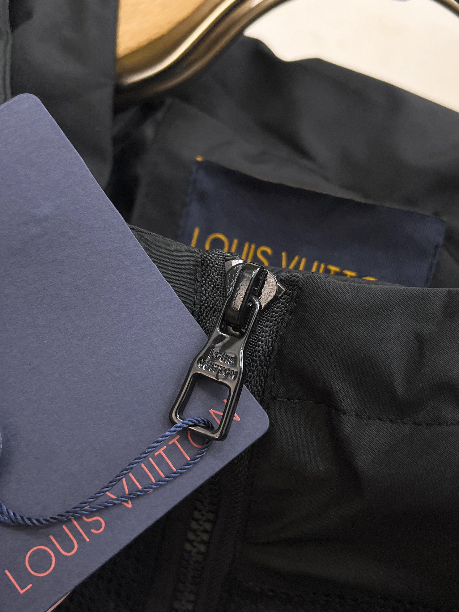 Louis Vuitton 2025SS Men's Reversible Jacket - High-End Quality, Comfortable Fit 6 i1725523978 8450 5