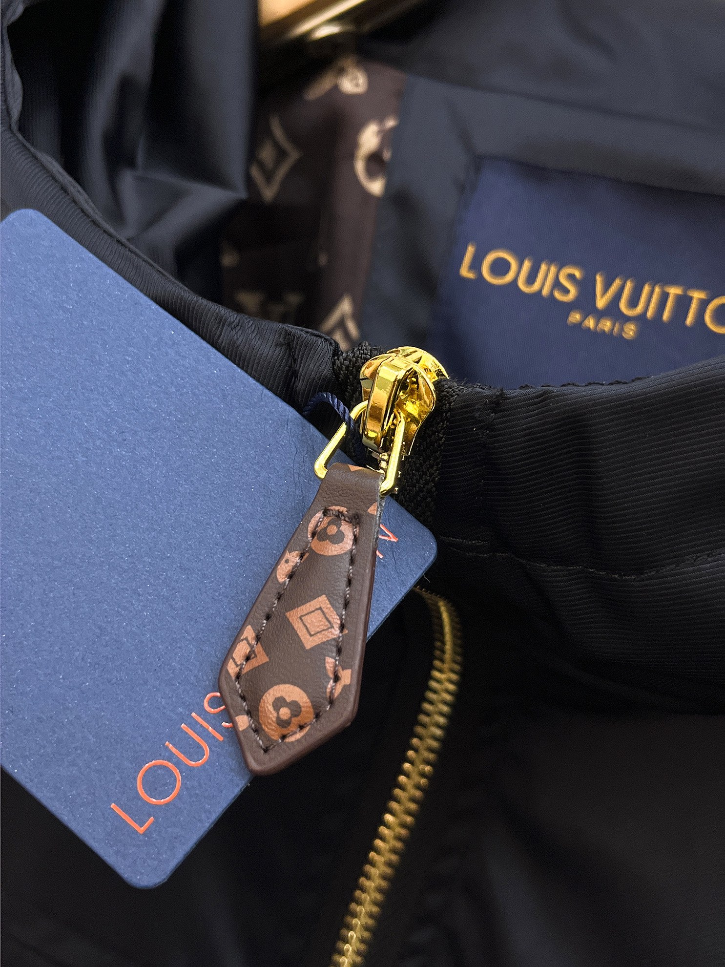 Louis Vuitton 2025SS Spring Men's Reversible Jacket - High-End Quality 7 i1725524083 3607 0