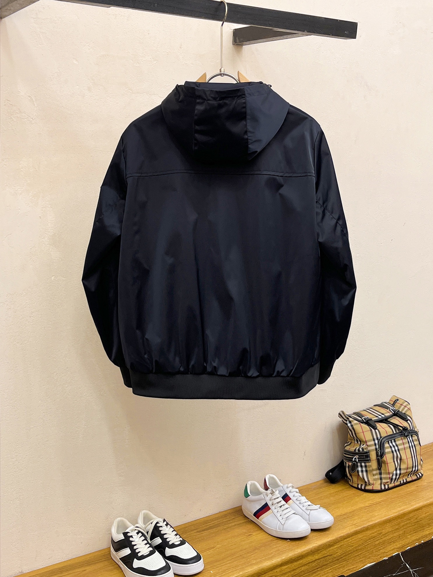 Louis Vuitton 2025SS Spring Men's Reversible Jacket - High-End Quality 3 i1725524083 5489 0