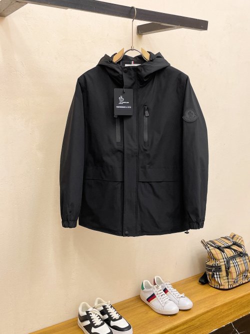 Moncler 2025 Spring Men's Black Jacket, High-End Fabric, Comfortable Fit 1 Moncler 2025 Spring Men's Black Jacket, High-End Fabric, Comfortable Fit