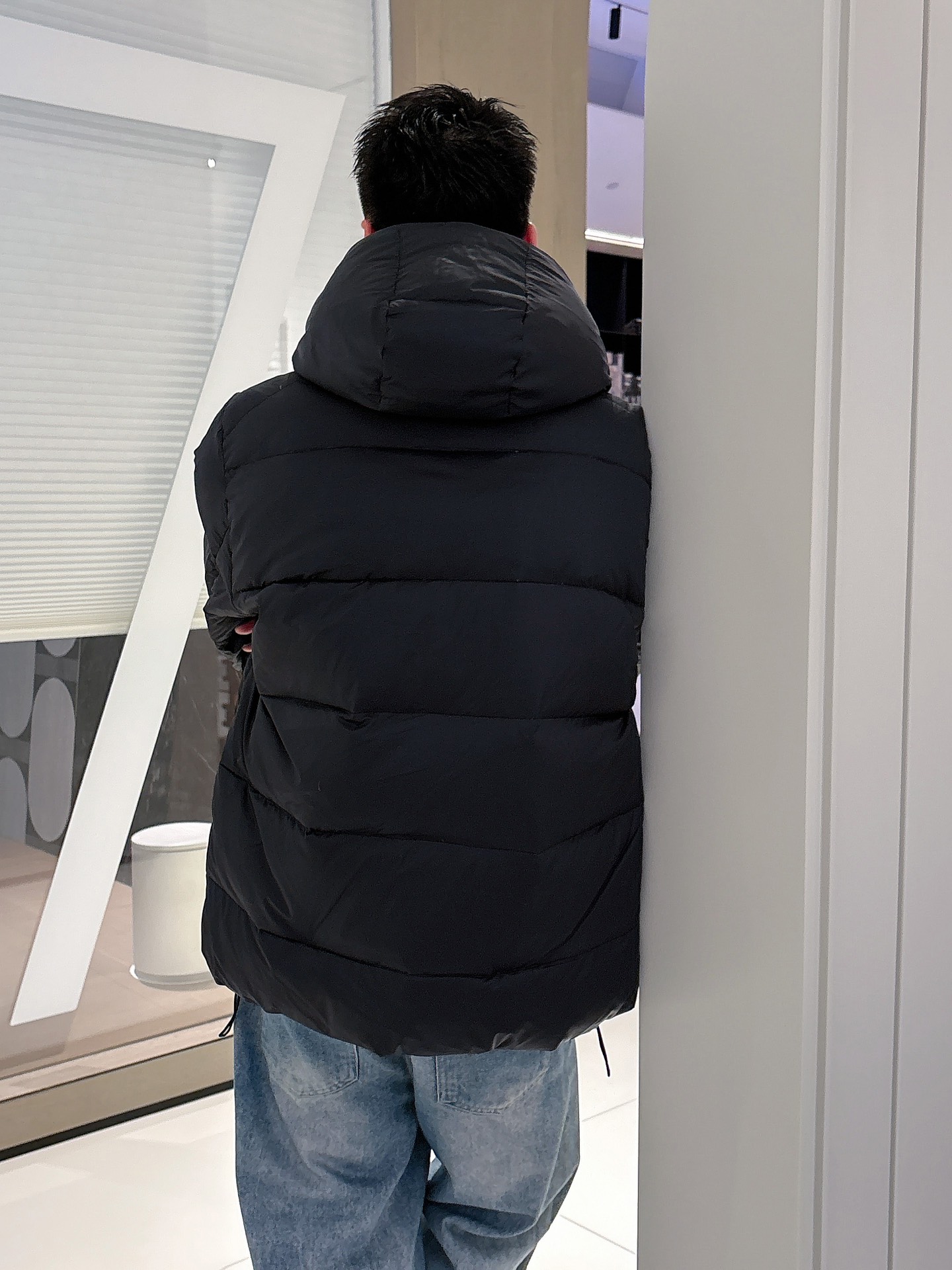 蒙口 官网款2025秋冬新款羽绒服。这款号称羽绒服届最高端的，全部90绒的三标齐全带着经典的Logo组合