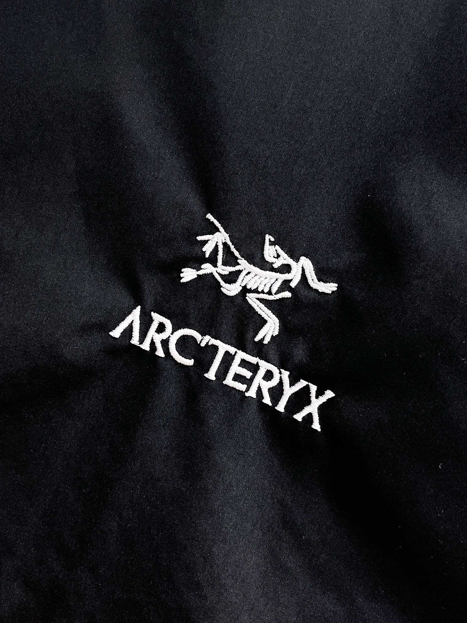Arc'teryx 2025SS Men's Black Lightweight Breathable Jacket 14 i1728837942 7454 0