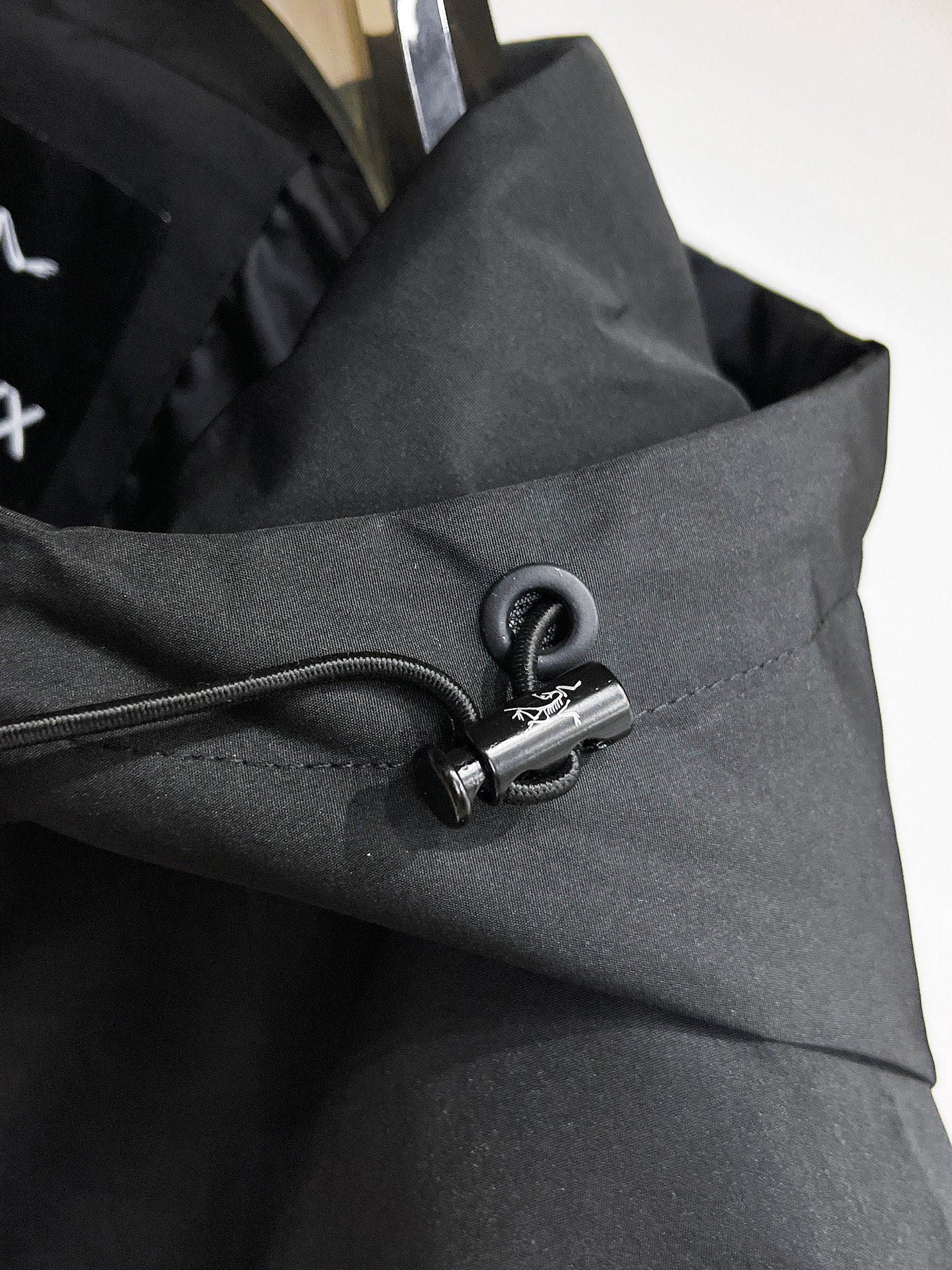 Arc'teryx 2025SS Men's Black Lightweight Breathable Jacket 9 i1728837943 480 0