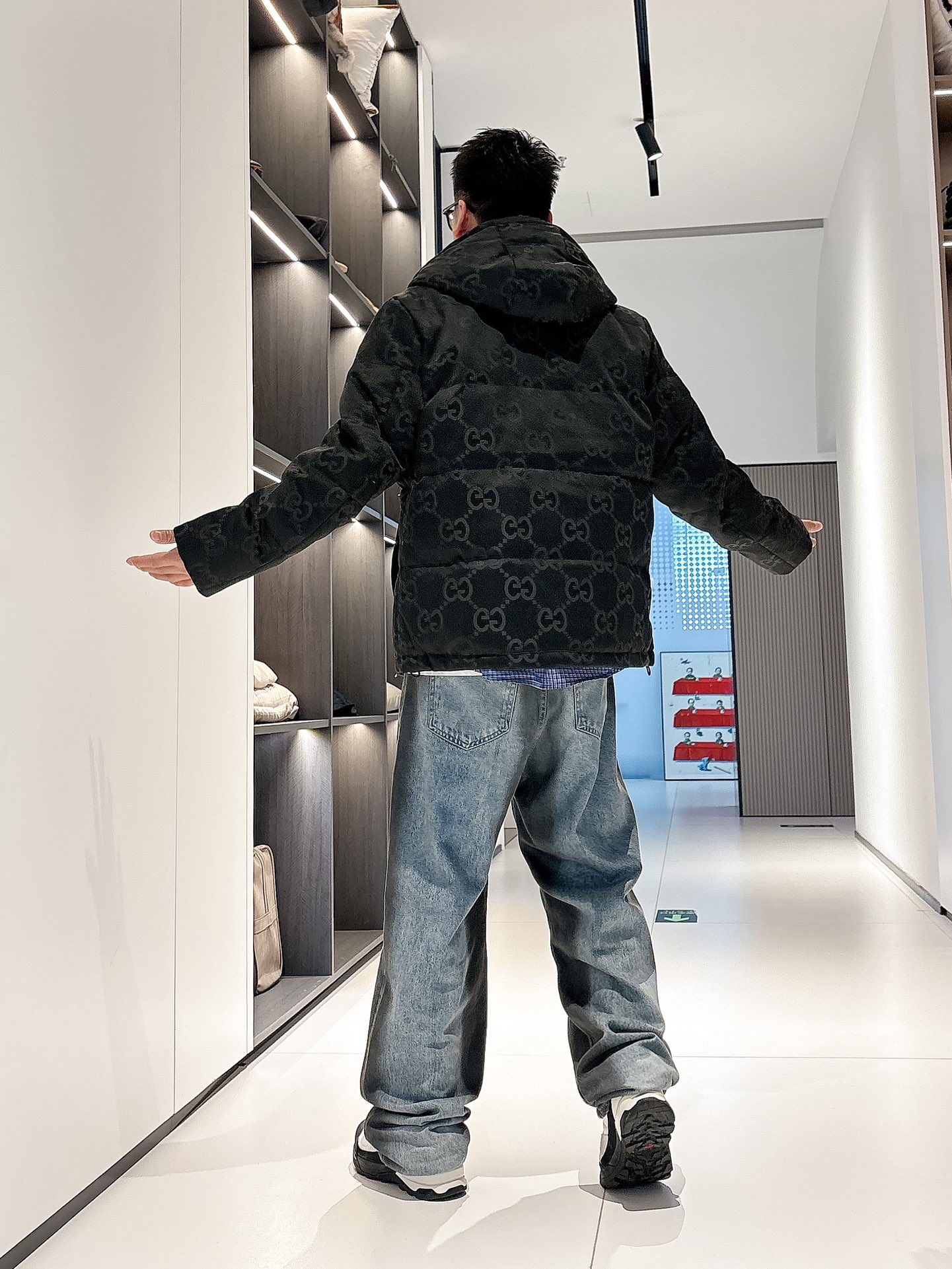 古奇 官网款2025秋冬新款羽绒服。这款号称羽绒服届最高端的，全部90绒的三标齐全带着经典的Logo组合