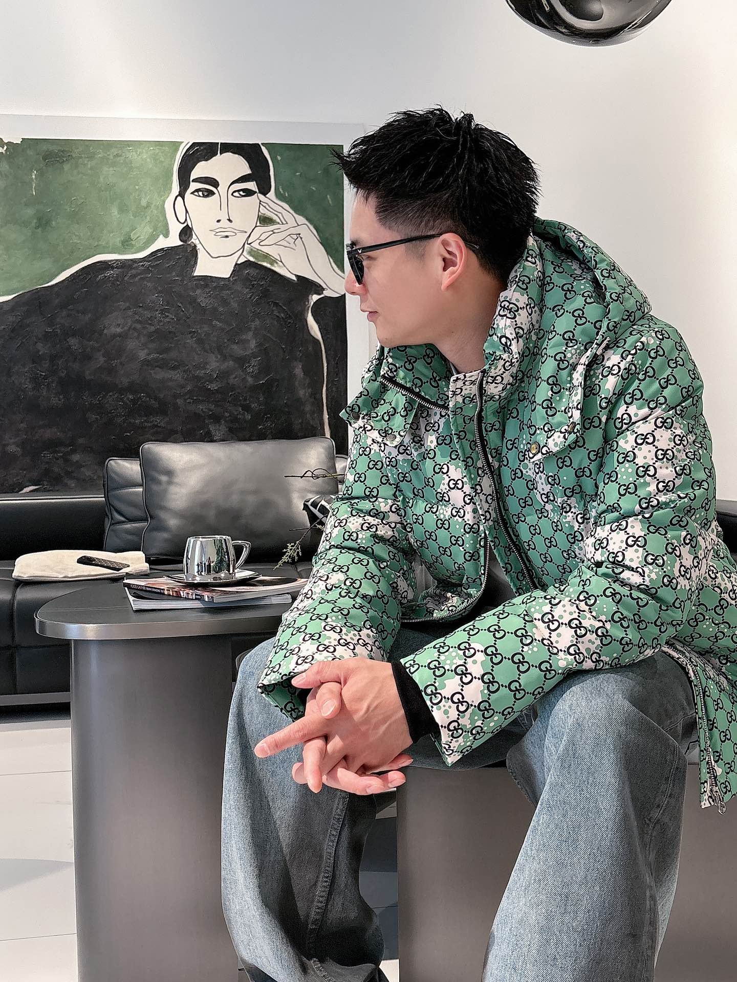 古奇 官网款2025秋冬新款羽绒服。这款号称羽绒服届最高端的，全部90绒的三标齐全带着经典的Logo组合