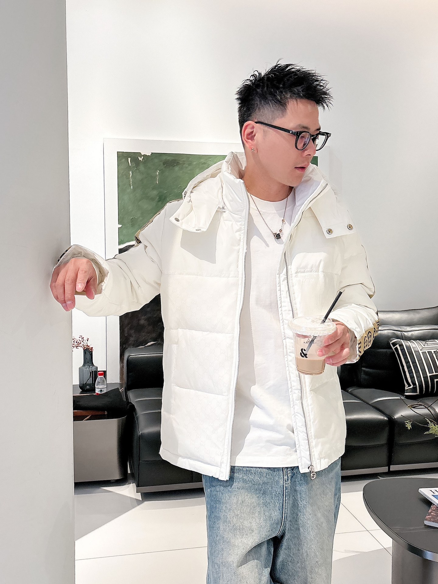 古奇 官网款2025秋冬新款羽绒服。这款号称羽绒服届最高端的，全部90绒的三标齐全带着经典的Logo组合