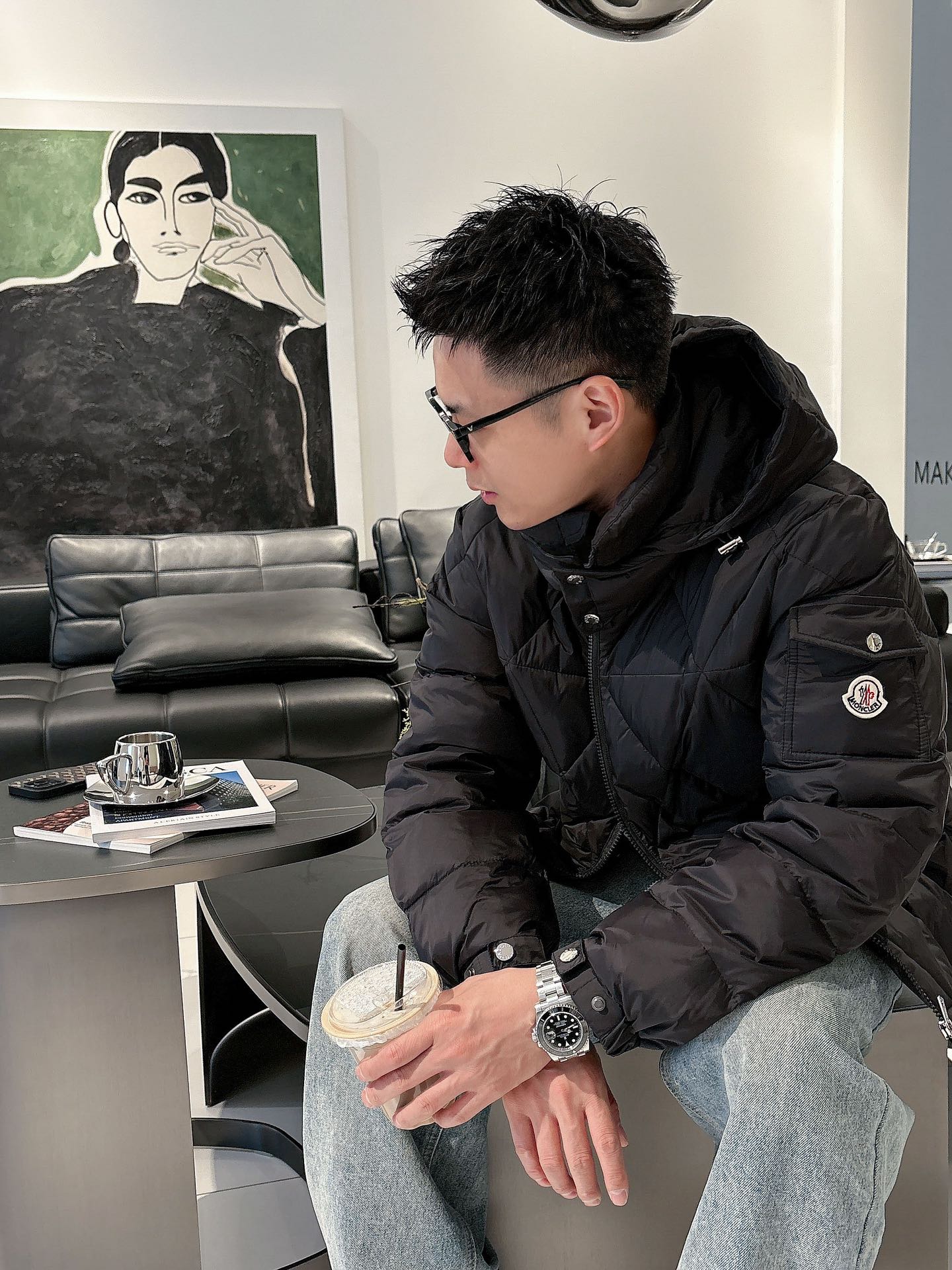 蒙口 官网款2025秋冬新款羽绒服。这款号称羽绒服届最高端的，全部90绒的三标齐全带着经典的Logo组合