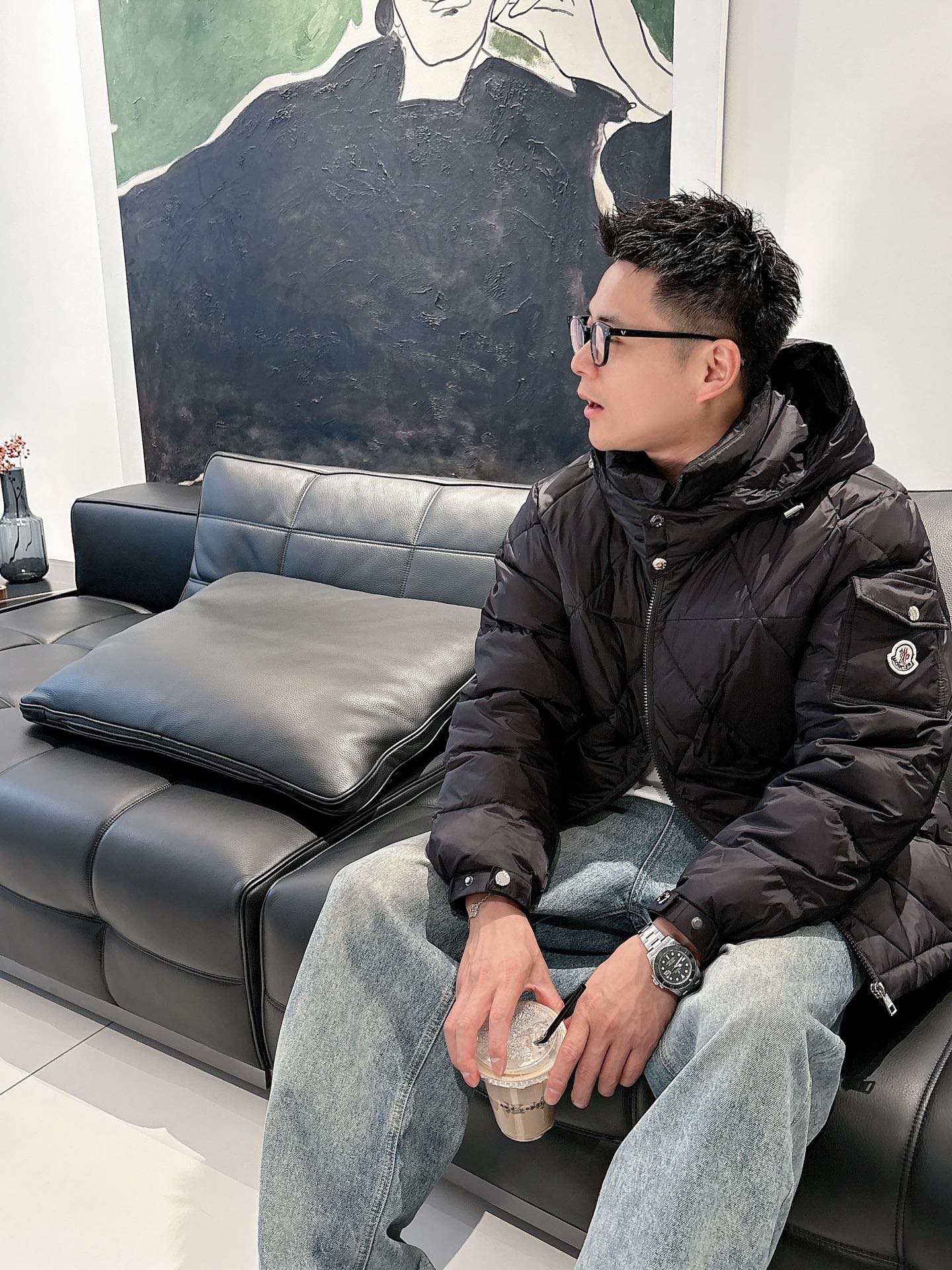 蒙口 官网款2025秋冬新款羽绒服。这款号称羽绒服届最高端的，全部90绒的三标齐全带着经典的Logo组合