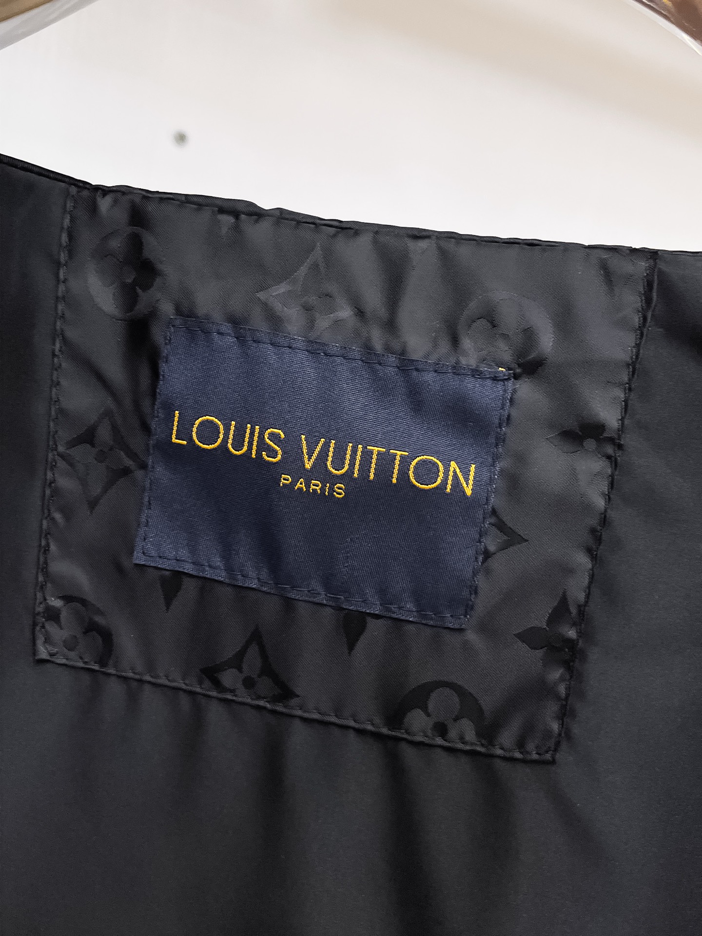 Louis Vuitton 2025SS New Men's Jacket, High-End Fabric, Comfortable to Wear 7 i1738385328456 3877 0 6