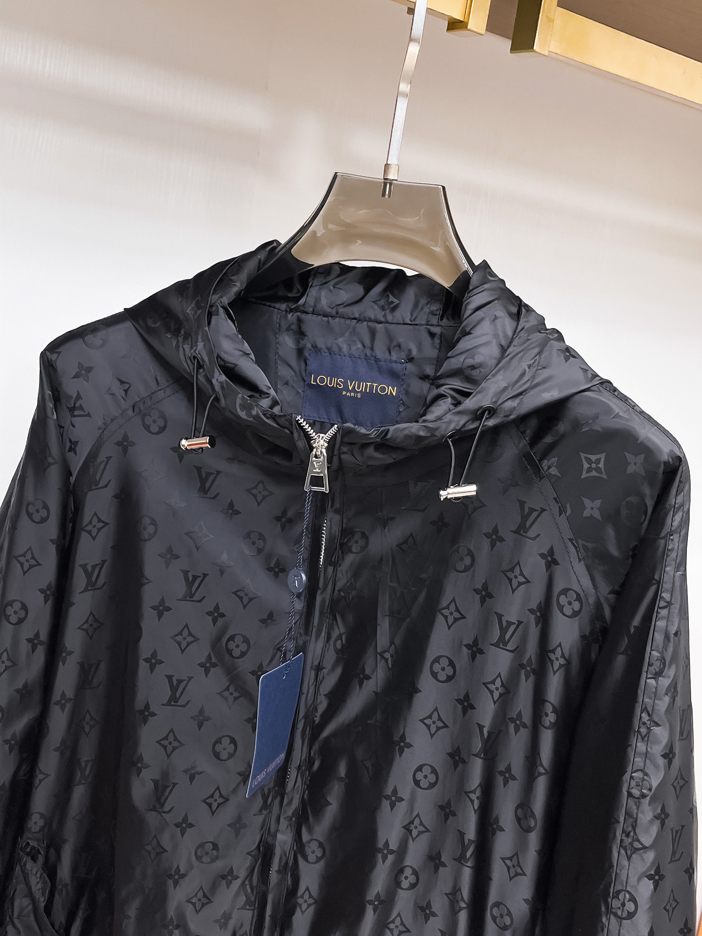 Louis Vuitton 2025SS New Men's Jacket, High-End Fabric, Comfortable to Wear 5 i1738385328462 1622 0 4