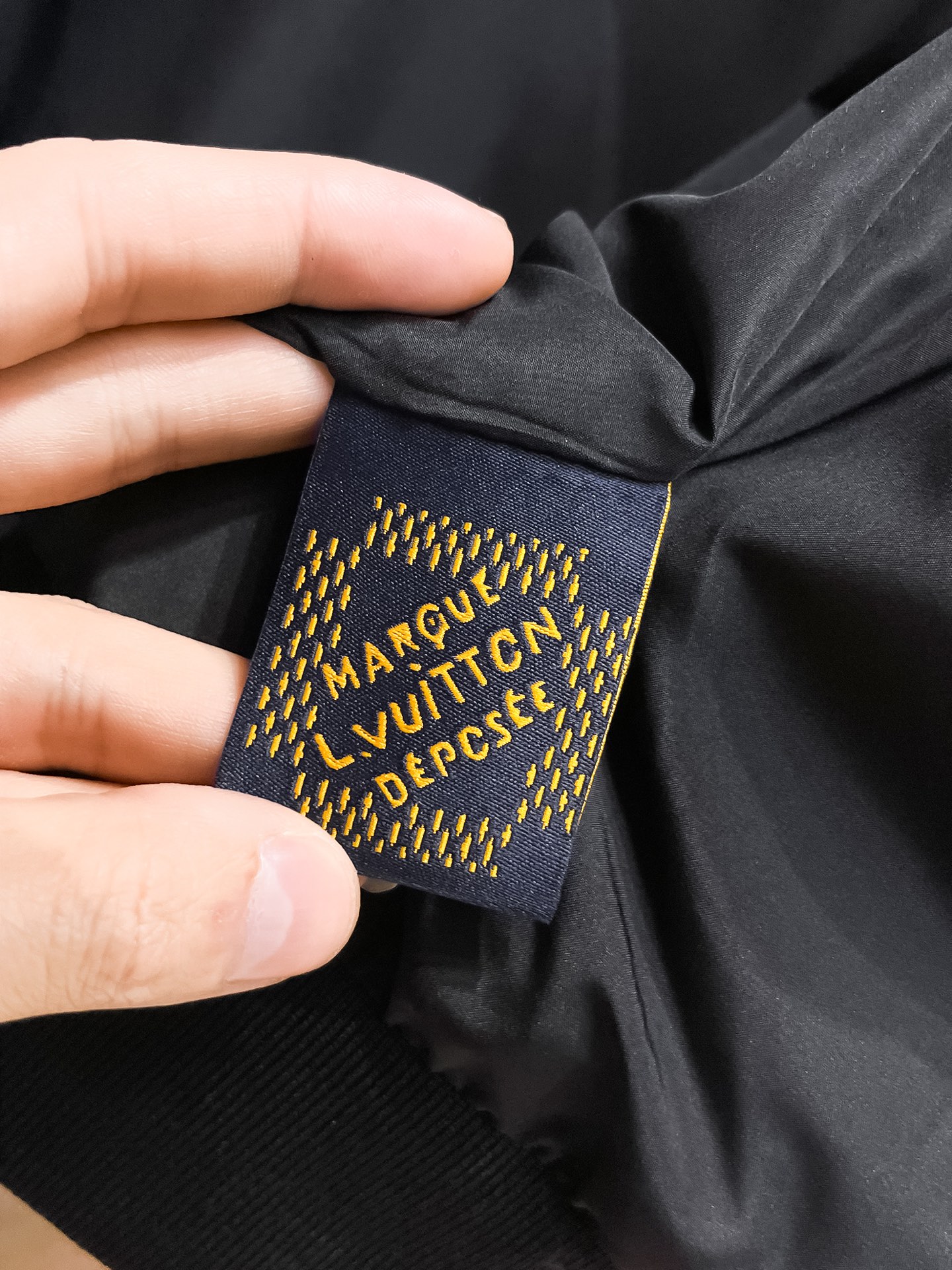 Louis Vuitton 2025SS New Men's Jacket, High-End Fabric, Comfortable to Wear 9 i1738385330335 3364 0 8