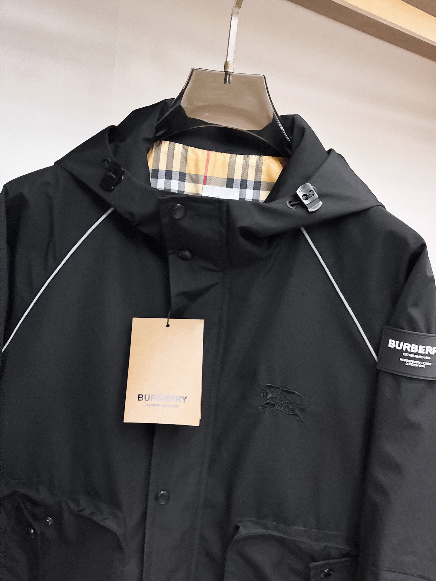 Burberry Men's Spring Jacket 2025 Collection - Premium Quality & Comfort 5 i1738385539803 8627 0 4