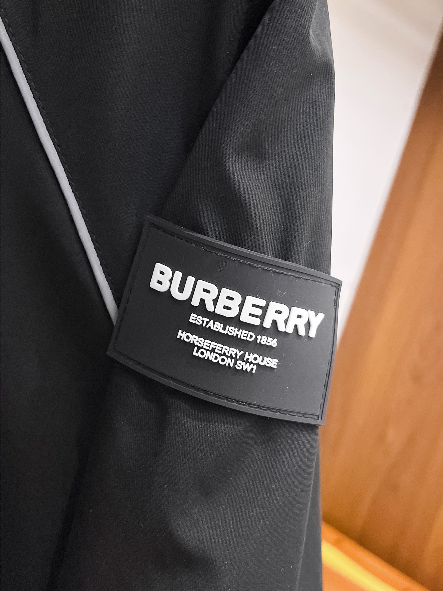 Burberry Men's Spring Jacket 2025 Collection - Premium Quality & Comfort 7 i1738385539821 1999 0 6