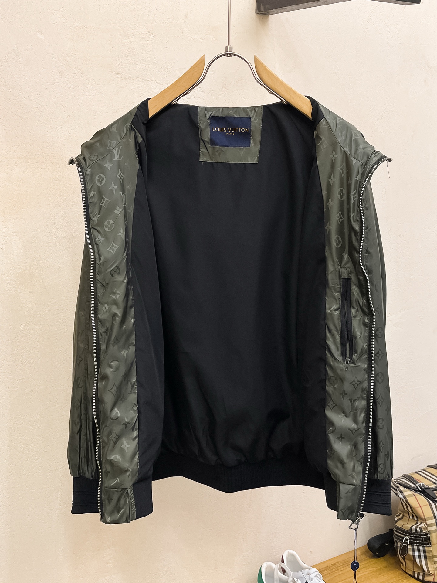 Louis Vuitton 2025SS Men's Monogrammed Hooded Jacket - High-End Design 5 i1738644739616 5258 0 3
