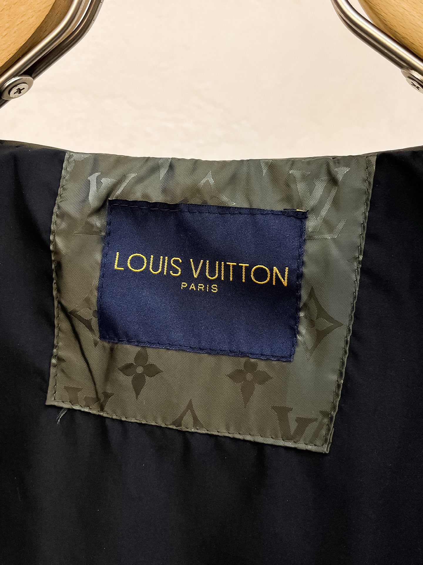 Louis Vuitton 2025SS Men's Monogrammed Hooded Jacket - High-End Design 8 i1738644739630 1068 0 6