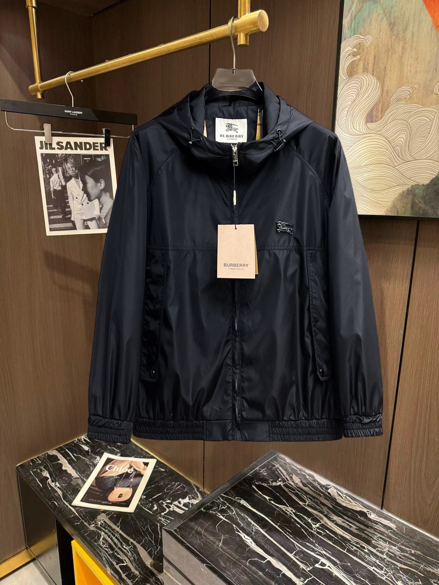 NO:132598,Burberry's official website has the same style, complete three standards, and is available in advance. The new spring men's jacket in ss, the original three standards are complete and high-end version. Customized fabrics for counters. High breathability and comfort, impeccable details, and the brand element design concept reflects high quality. The feel is delicate and soft. It presents casual cut, and the upper body style is superb. Number of sizes M~3XL,,,burberry, jackets & coats, jackets & coats, alexander wang19860909巴宝莉 官网同款,三标齐全,提前发售 ss春季新款男士夹克外套,原单三标齐全高端版本 专柜定制面料 透气舒适度高,细节无可挑剔,品牌元素设计理念,体现高品质.手感细腻柔软 呈现休闲裁剪,上身版型超赞 码数M～3XL,,,burberry,jackets & coats,jackets & coats,alexander wang,Men's clothing