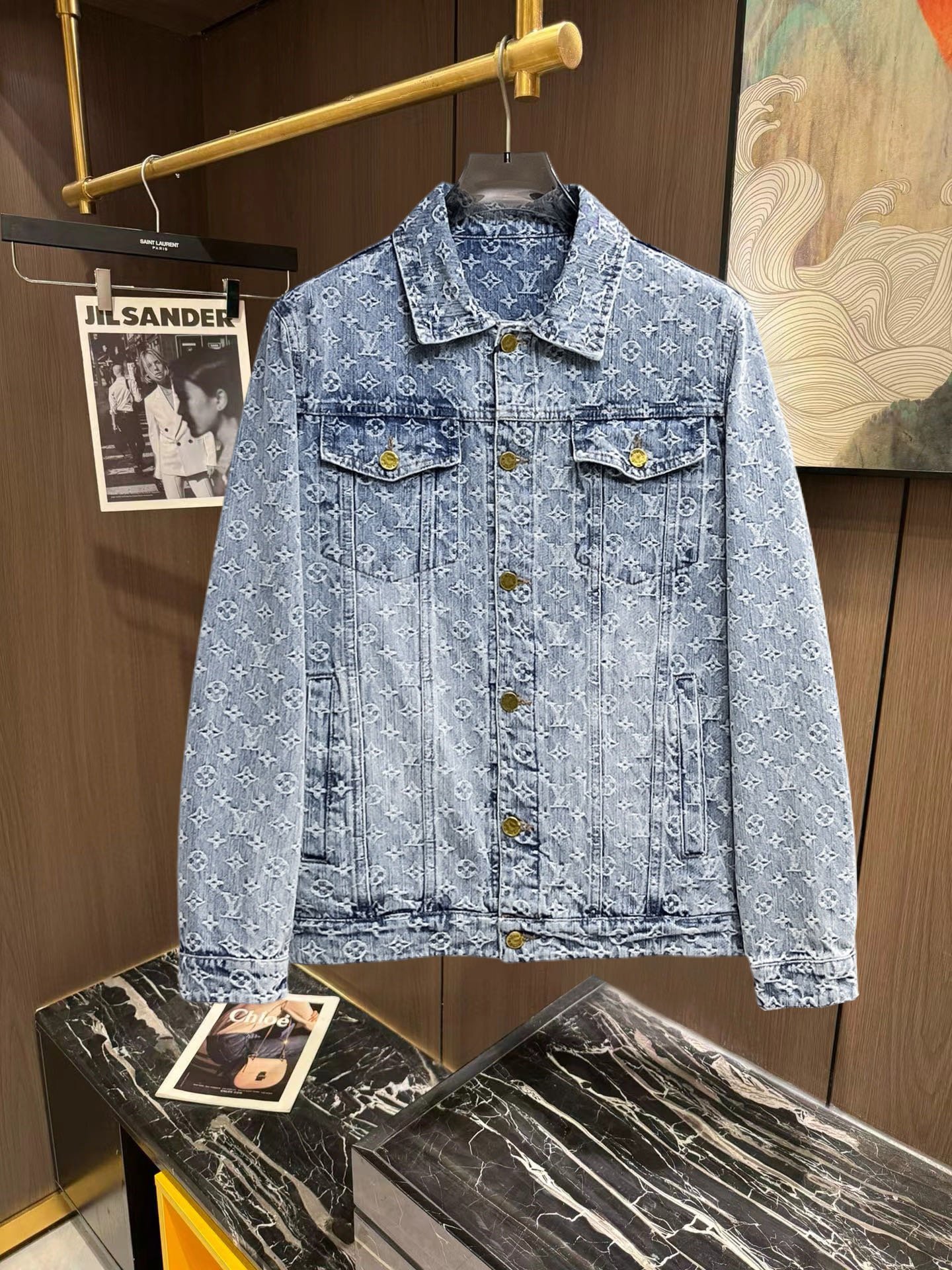 NO:132600,The same style on the official website, complete three standards, and is released in advance. The new spring men's jacket in ss spring, complete three standards, high-end version. Customized fabrics for counters, breathable and comfortable, impeccable details, brand elements design concept, reflecting high quality. The feel is delicate and soft, presenting casual cut, and the upper body style is superb. Number of sizes M~3XL,,,louis vuitton, jackets & coats, jackets & coats, alexander wang19860909LV 官网同款,三标齐全,提前发售 ss春季新款男士夹克外套,原单三标齐全高端版本 专柜定制面料 透气舒适度高,细节无可挑剔,品牌元素设计理念,体现高品质.手感细腻柔软 呈现休闲裁剪,上身版型超赞 码数M～3XL,,,louis vuitton,jackets & coats,jackets & coats,alexander wang,Men's clothing