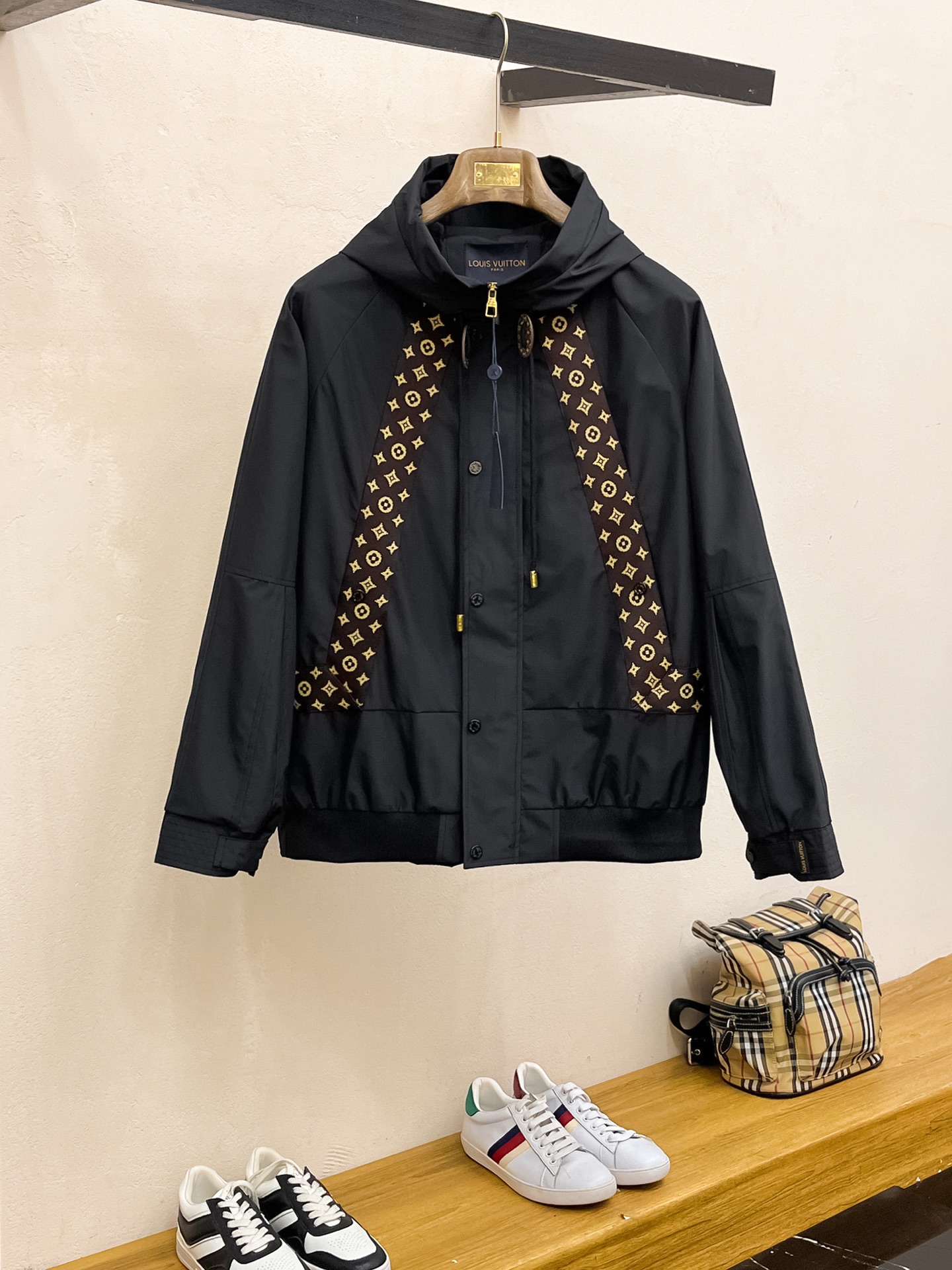 Louis Vuitton 2025SS Men's Black Jacket with Signature Monogram Detailing