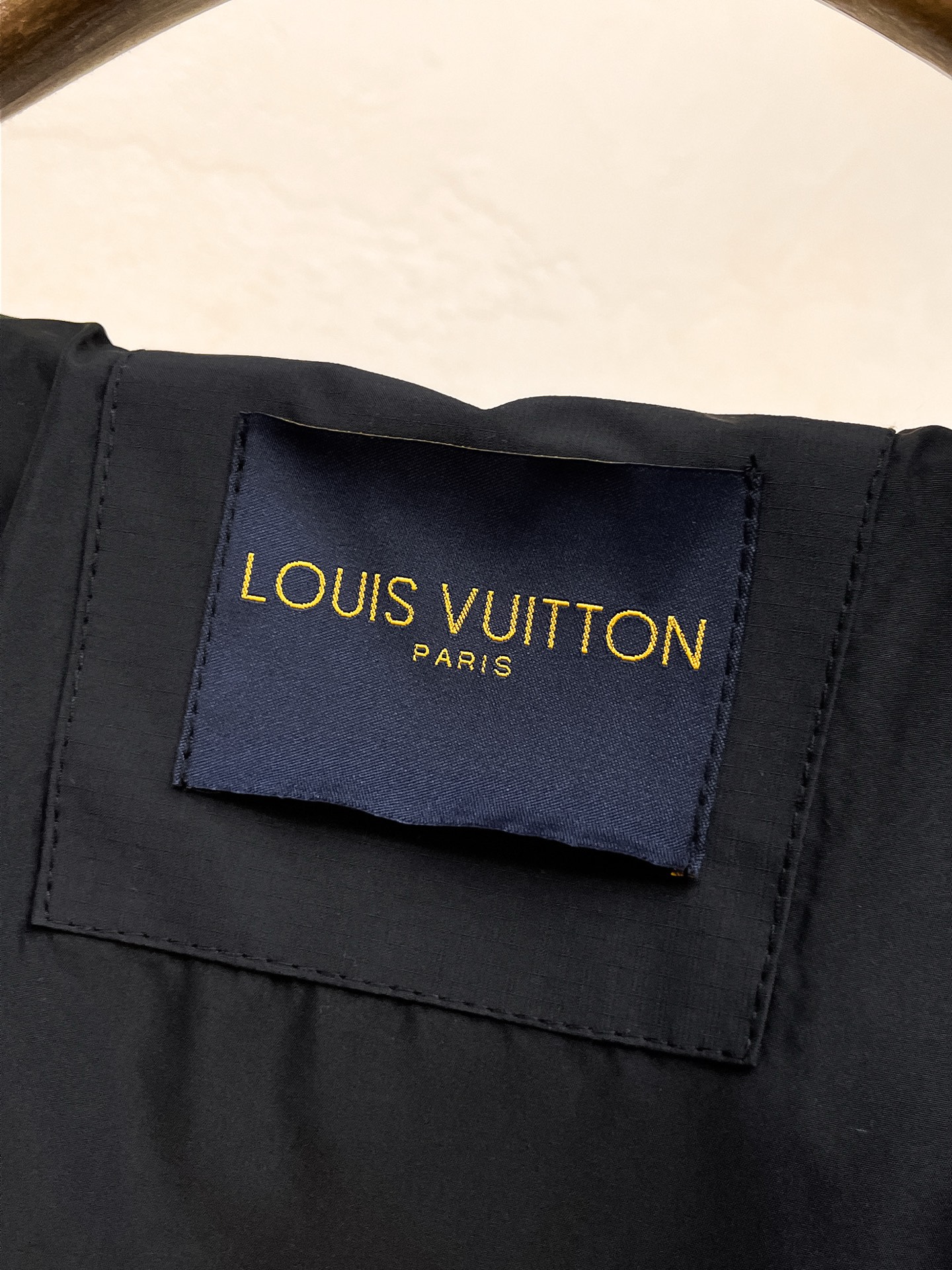 Louis Vuitton 2025SS Men's Black Jacket with Signature Monogram Detailing 7 i1740918037091 8205 0 5