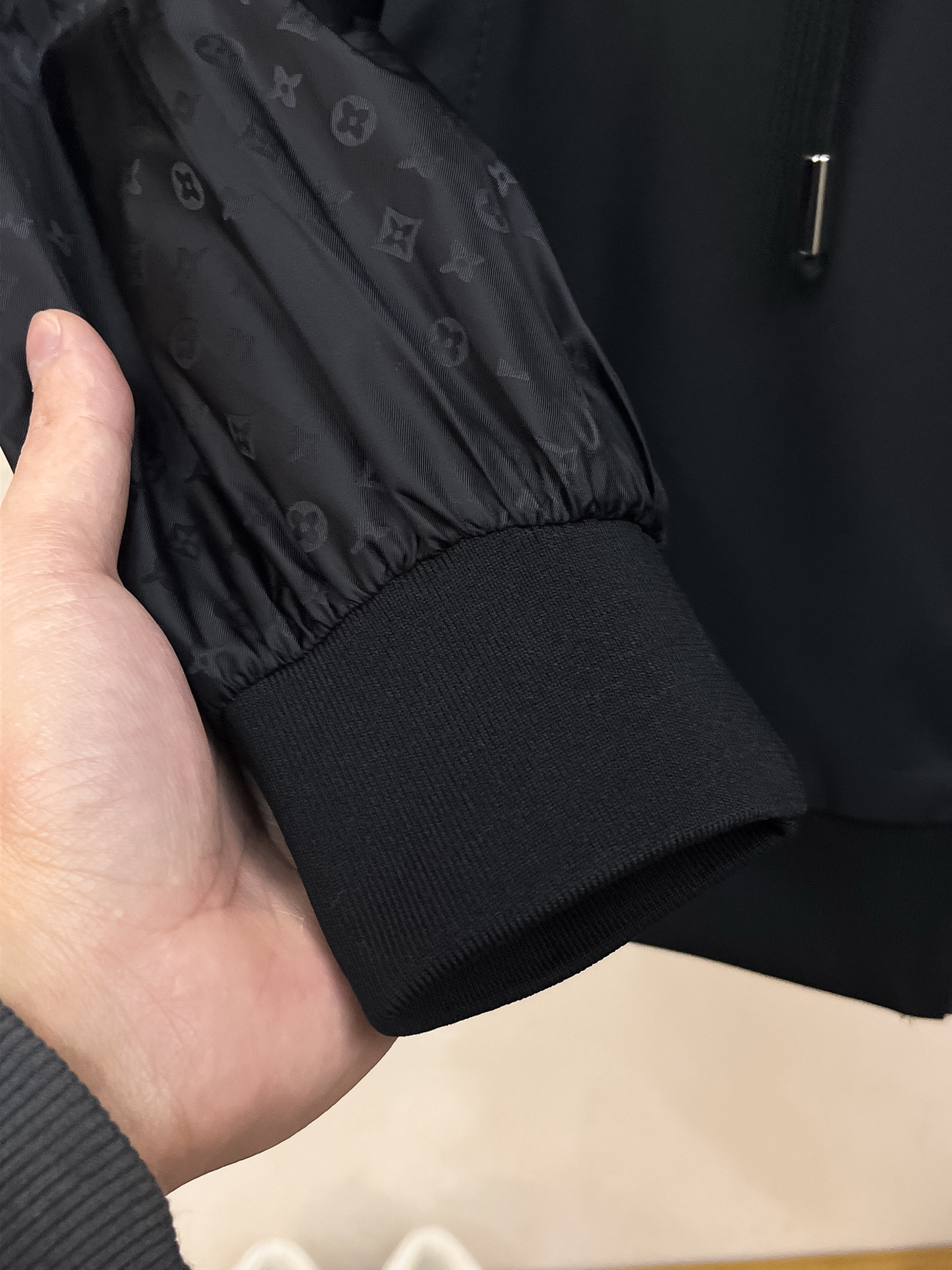 Louis Vuitton 2025SS Men's Black Hooded Jacket - High-End Replica 12 i1740918110193 3625 0 10