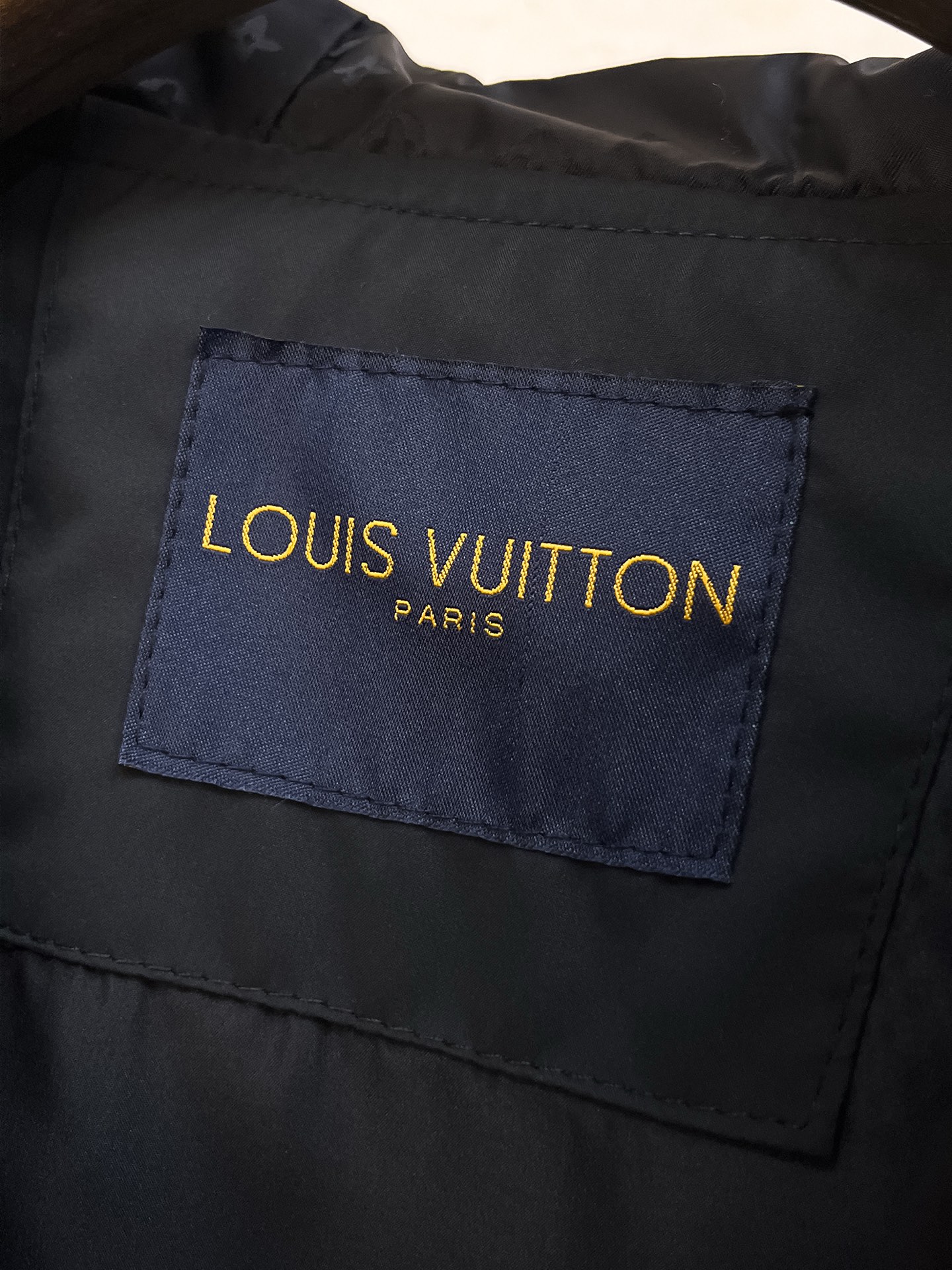 Louis Vuitton 2025SS Men's Black Hooded Jacket - High-End Replica 8 i1740918110569 1355 0 6