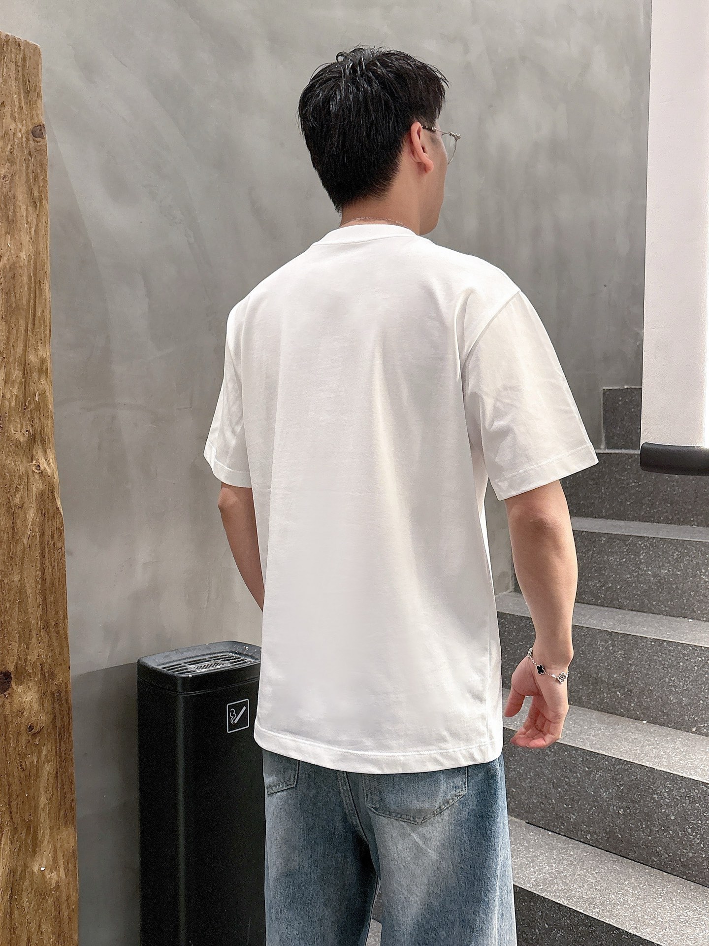    纪梵希  三标齐全。 2025夏季新款最新品短袖T恤，专柜同步有售，原单狠货，时尚进口原版科技面料
