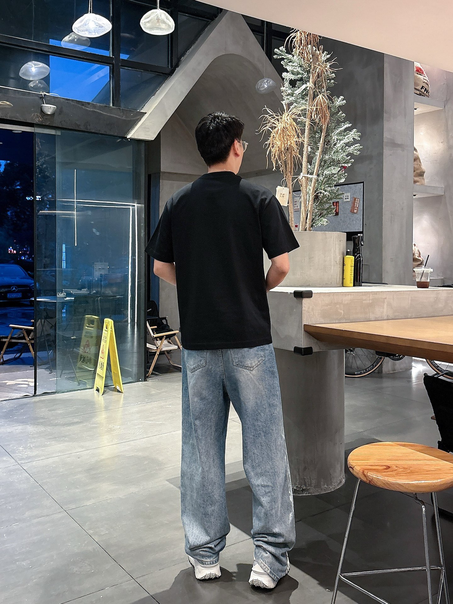    纪梵希  三标齐全。 2025夏季新款最新品短袖T恤，专柜同步有售，原单狠货，时尚进口原版科技面料