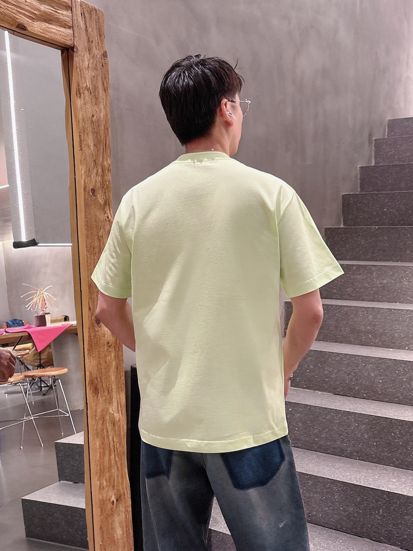    罗意威  三标齐全。 2025夏季新款最新品短袖T恤，专柜同步有售，原单狠货，时尚进口原版科技面料