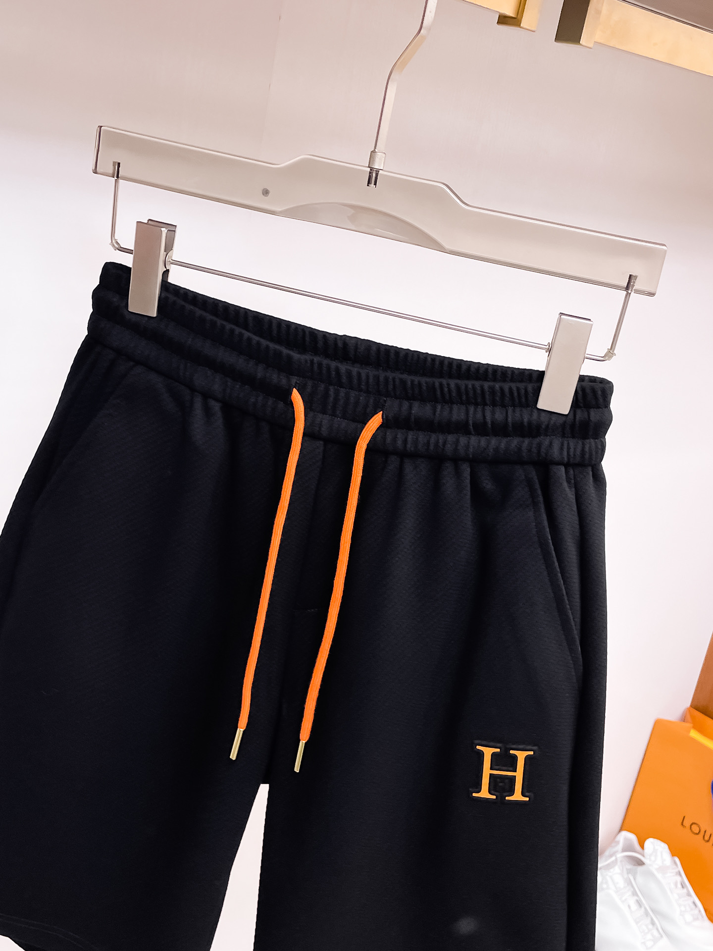 “2025 Men’s Summer Shorts: Advanced Fabrics, Impeccable Details, Original Logo Design” - 图片 3