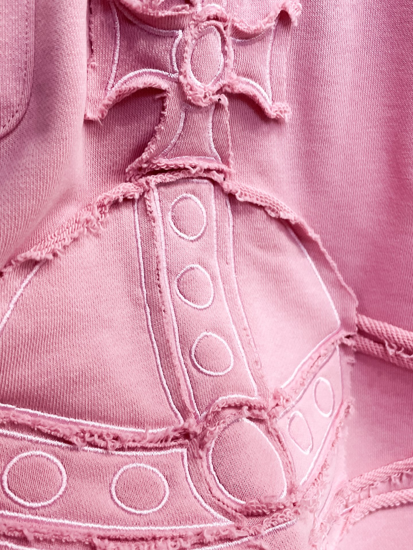 “Men’s Leisure Shorts: Queen of the West Sea, High-Comfort Fabrics, Impeccable Details” - 图片 5