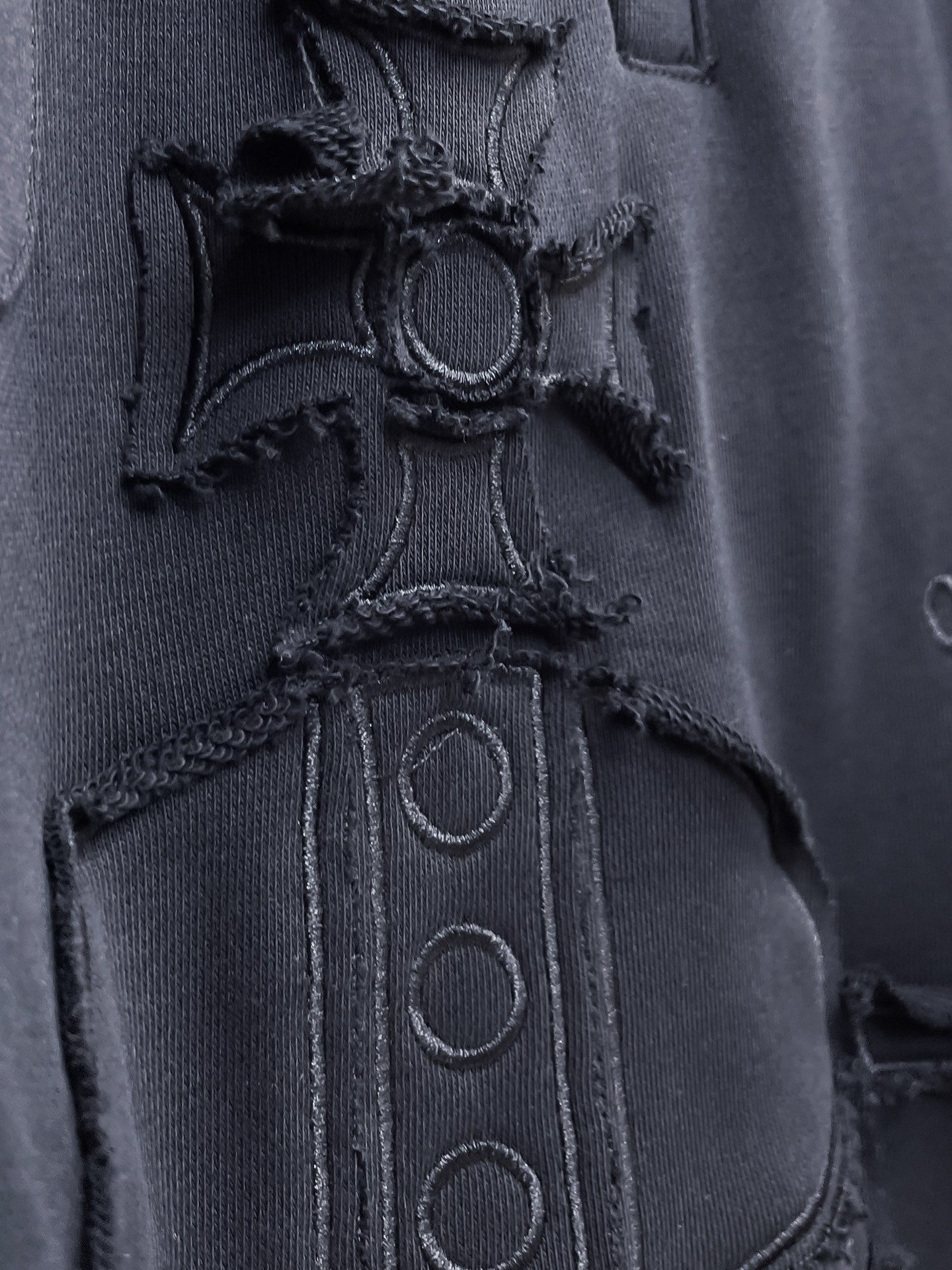 “High-Comfort Men’s Leisure Shorts with Impeccable Details and Original Logo Design” - 图片 7