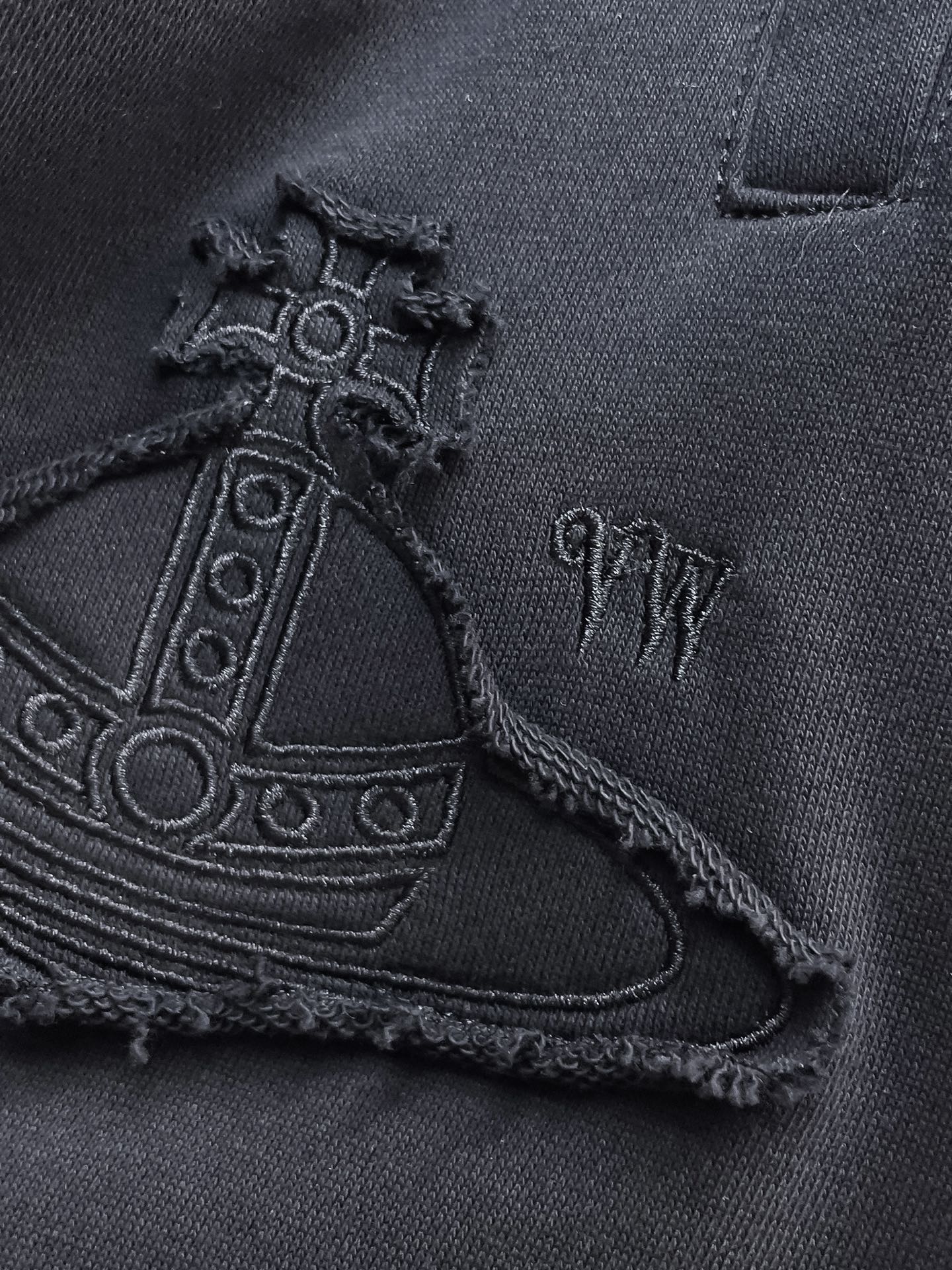 “High-Comfort Men’s Leisure Shorts with Impeccable Details and Original Logo Design” - 图片 5