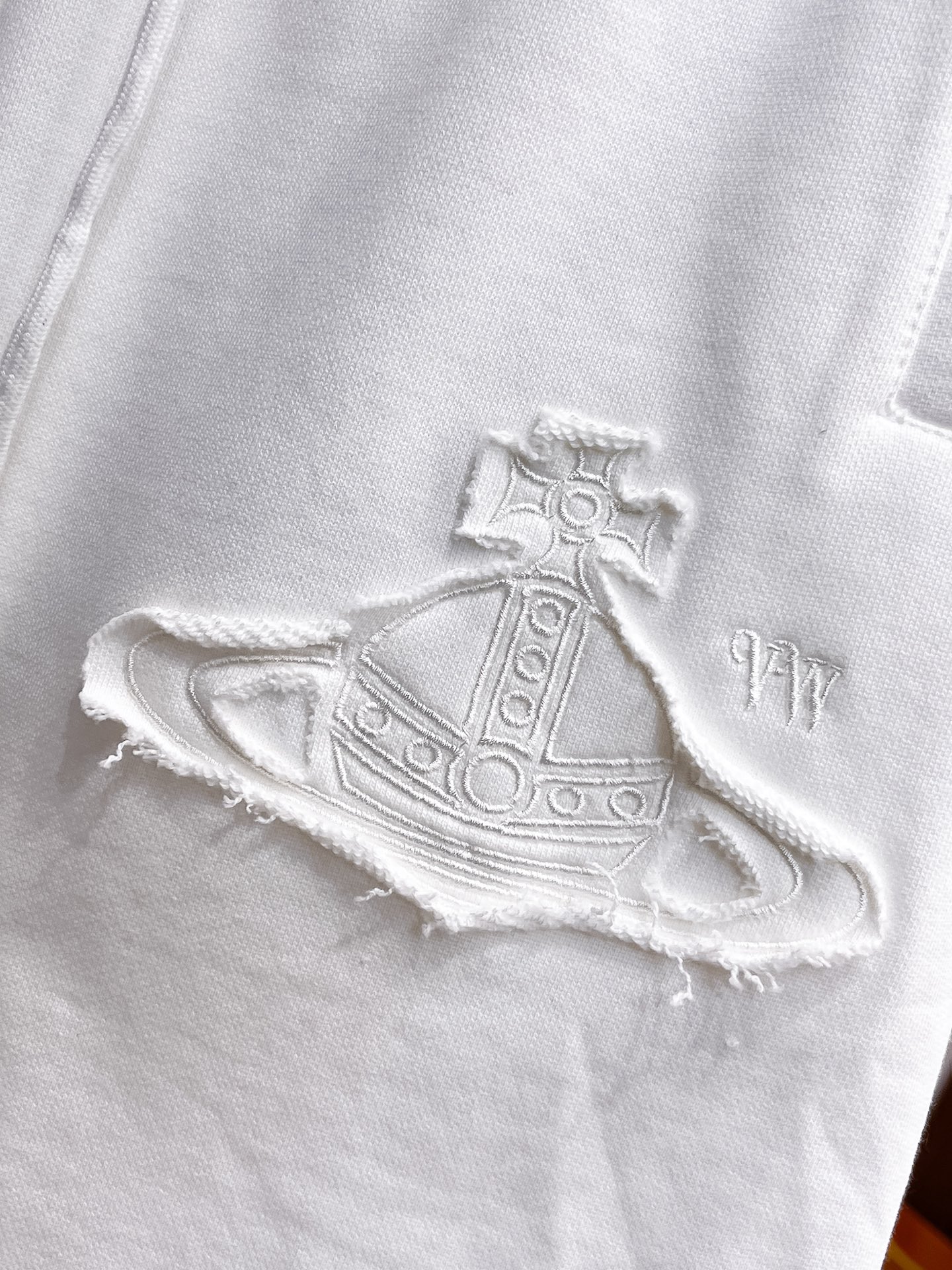 “New Men’s Leisure Shorts: High-Comfort Fabrics, Impeccable Details, Original Logo Design” - 图片 7