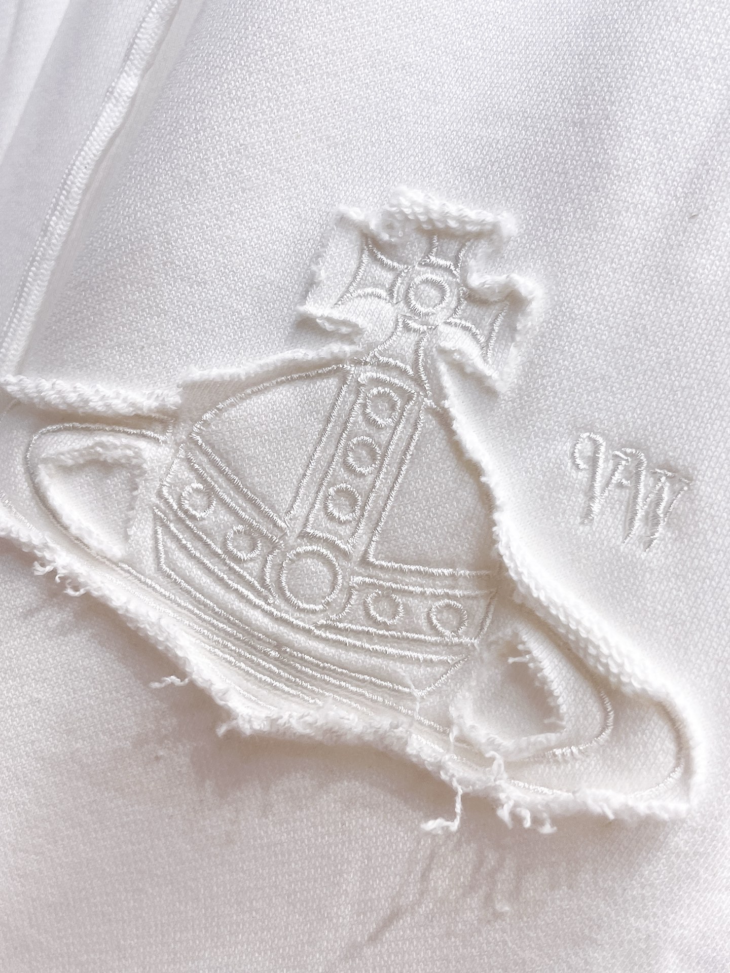 “New Men’s Leisure Shorts: High-Comfort Fabrics, Impeccable Details, Original Logo Design” - 图片 6