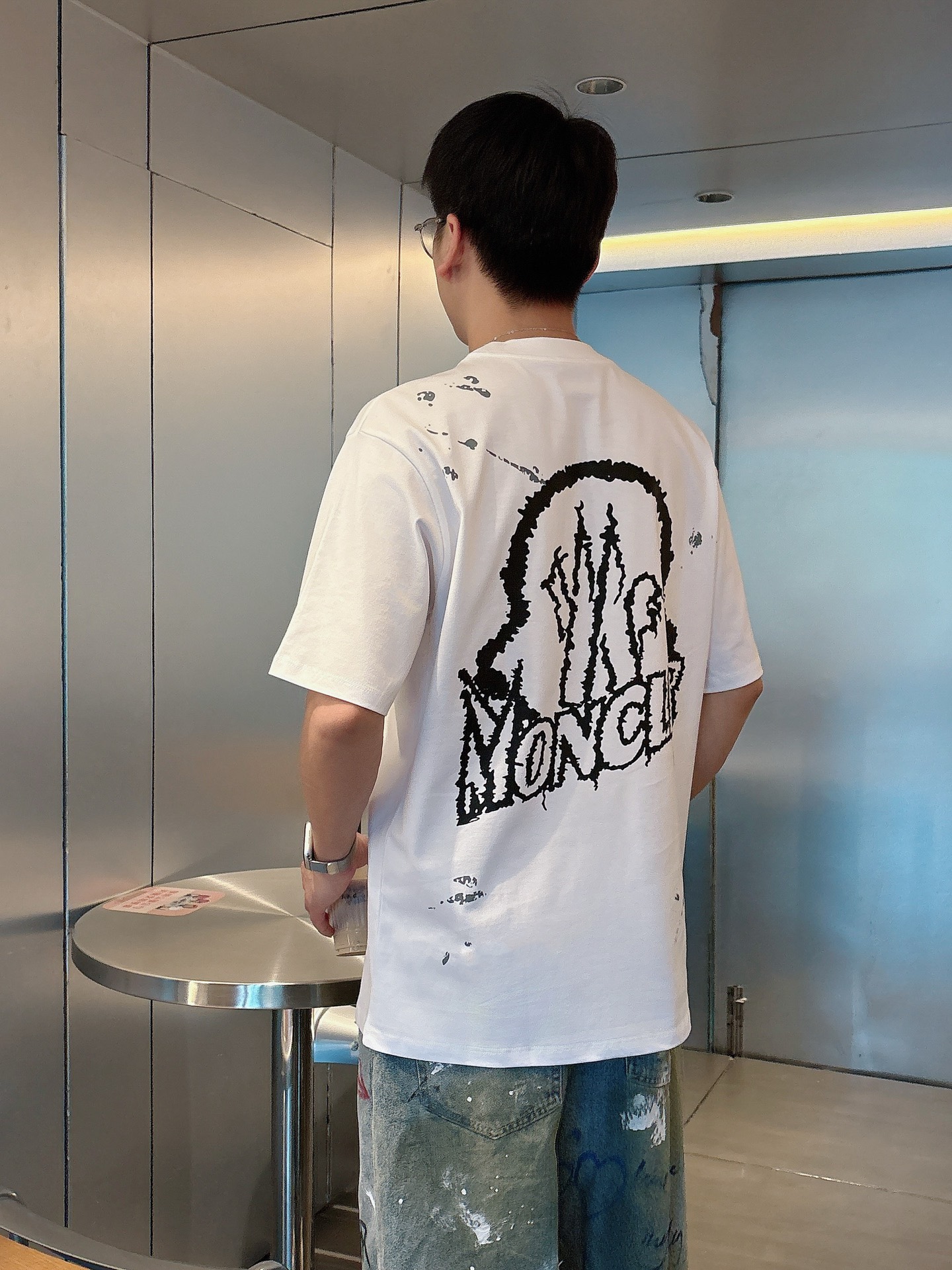    蒙口  三标齐全。 2025夏季新款最新品短袖T恤，专柜同步有售，原单狠货，时尚进口原版科技面料，