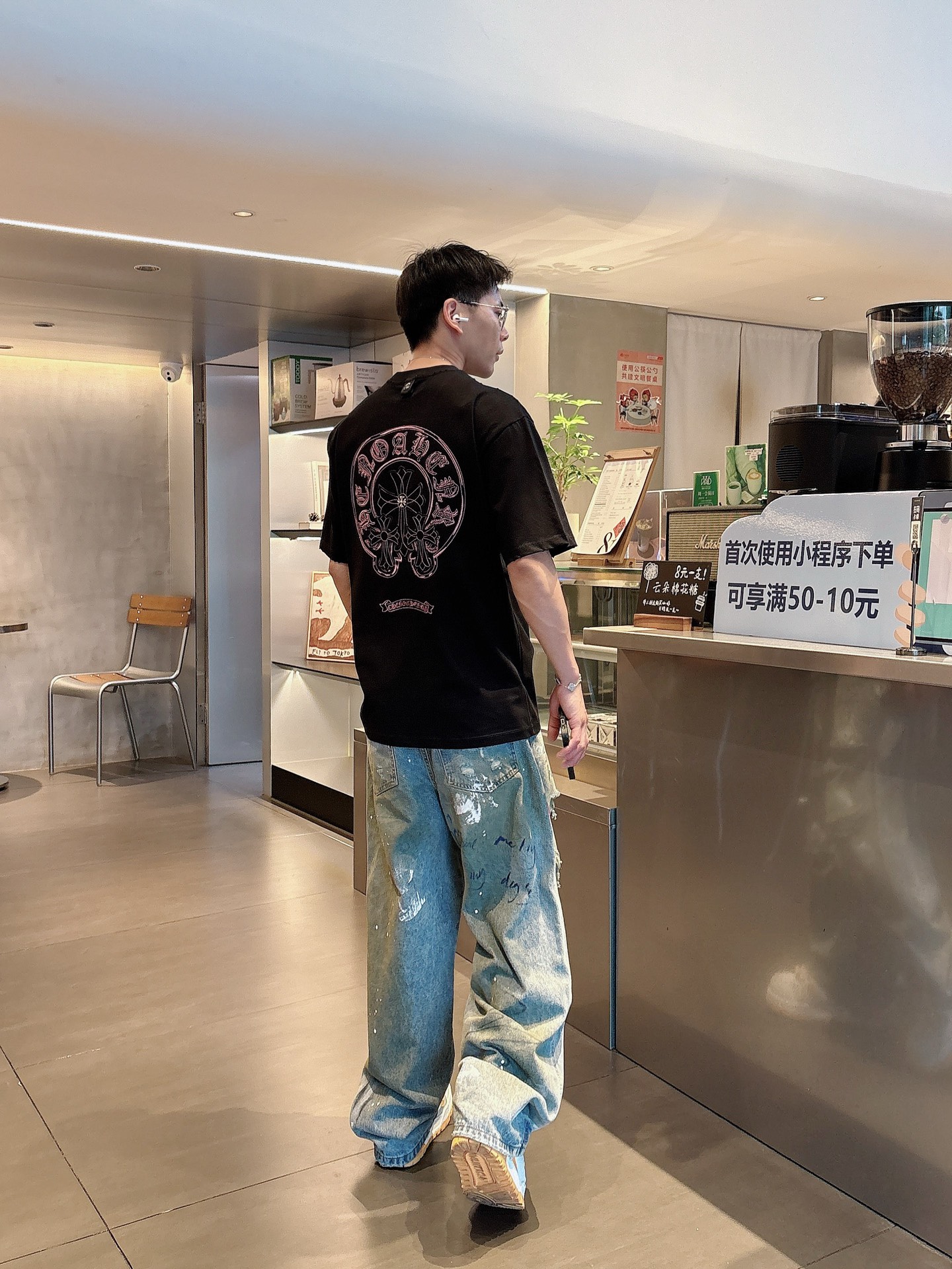   克罗心  三标齐全。 2025夏季新款最新品短袖T恤，专柜同步有售，原单狠货，时尚进口原版科技面料