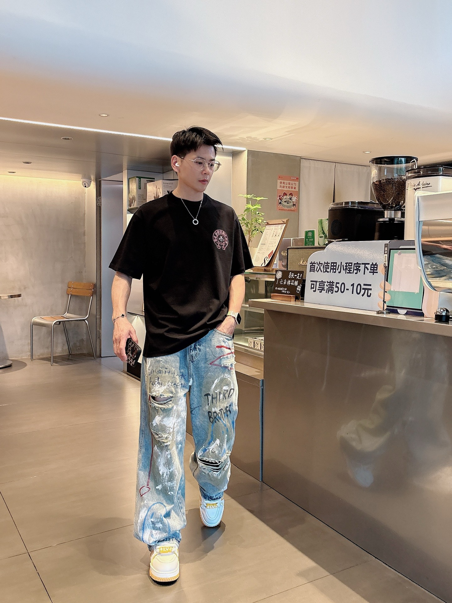    克罗心  三标齐全。 2025夏季新款最新品短袖T恤，专柜同步有售，原单狠货，时尚进口原版科技面料