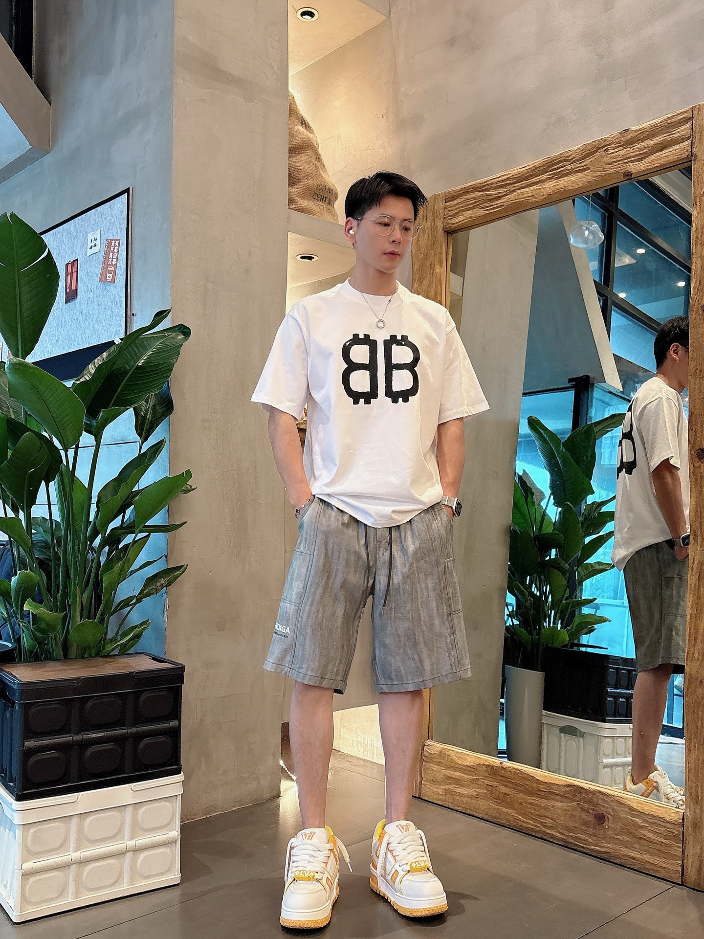 巴黎世家  三标齐全    2026夏季新款男士休闲短裤，高级定制面料透气面料 透气弹力舒适度极高，细节