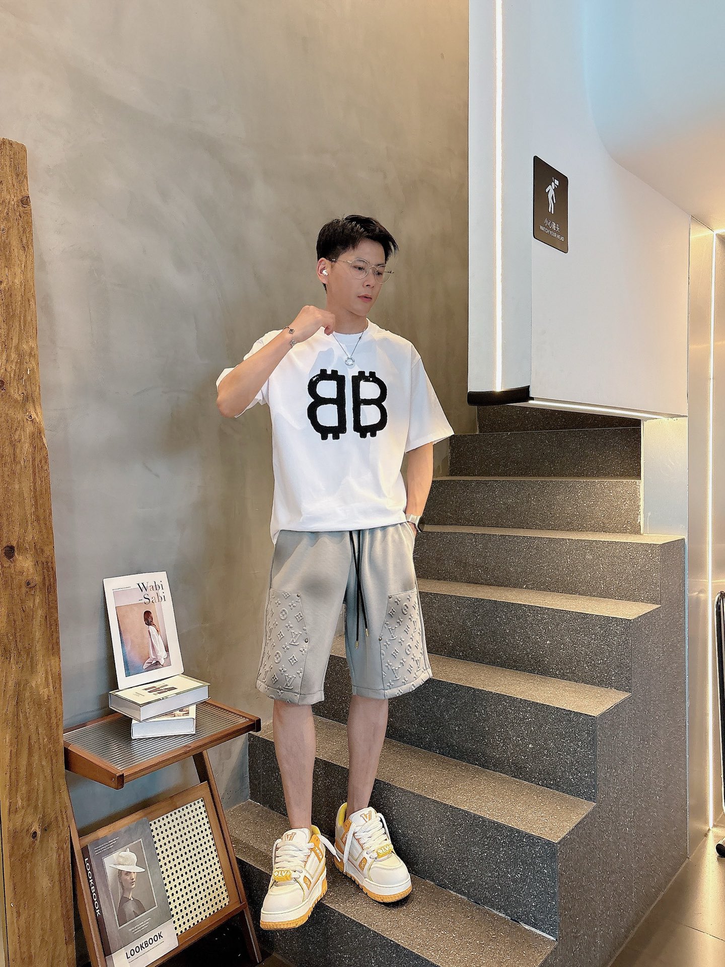 LV  三标齐全    2026夏季新款男士休闲短裤，高级定制面料透气面料 透气弹力舒适度极高，细节无可