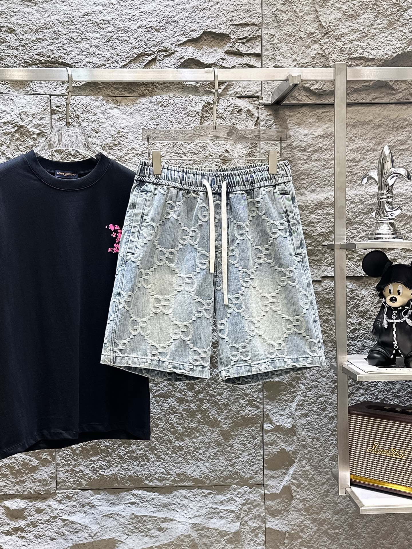 NO:775035,Gucci's three-standard complete 2026 new summer men's casual shorts, advanced custom-made breathable fabrics, extremely breathable, elastic and comfortable, impeccable details, top-grade accessories, original logo design concept, delicate and soft feel!  The upper body fit is awesome!  Sizes M-XXXL, please state your height and weight when ordering,,shorts,19860909古奇 三标齐全 2026夏季新款男士休闲短裤,高级定制面料透气面料 透气弹力舒适度极高,细节无可挑剔,顶级辅料配备,原版logo设计理念,手感细腻柔软！上身版型超赞！尺码M-XXXL下单报身高体重,,shorts,,Men's clothing