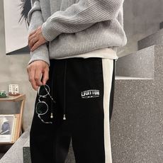 🏊 LV 🆕2025秋冬新款休闲裤!官网同步发售。品牌经典LOGO休闲裤 ,定制面料,舒适度极好 🏊 LV 🆕2025秋冬新款休闲裤!官网同步发售。品牌经典LOGO休闲裤 ,定制面料,舒适度极好