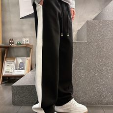 🏊 LV 🆕2025秋冬新款休闲裤!官网同步发售。品牌经典LOGO休闲裤 ,定制面料,舒适度极好 🏊 LV 🆕2025秋冬新款休闲裤!官网同步发售。品牌经典LOGO休闲裤 ,定制面料,舒适度极好