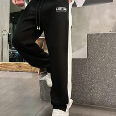 🏊 LV 🆕2025秋冬新款休闲裤!官网同步发售。品牌经典LOGO休闲裤 ,定制面料,舒适度极好 🏊 LV 🆕2025秋冬新款休闲裤!官网同步发售。品牌经典LOGO休闲裤 ,定制面料,舒适度极好
