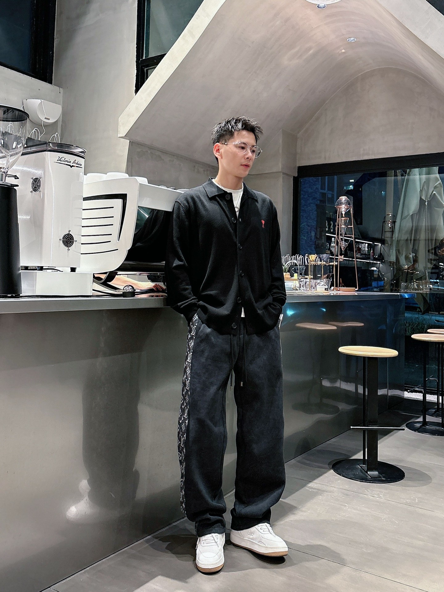 🌾 LV 🆕2025秋冬新款休闲裤！官网同步发售。品牌经典LOGO休闲裤 ，定制面料，舒适度极好，手触感