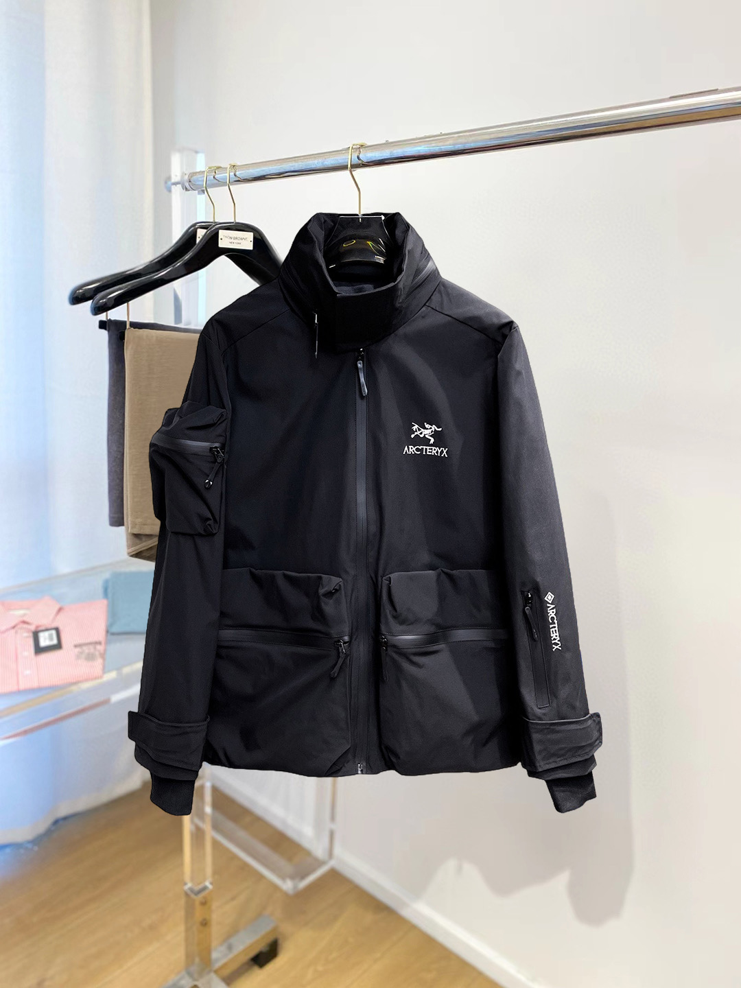 P330 Arc'teryx El mismo modelo que el sitio web oficial, completo con tres etiquetas, en venta anticipada. Nueva chaque…