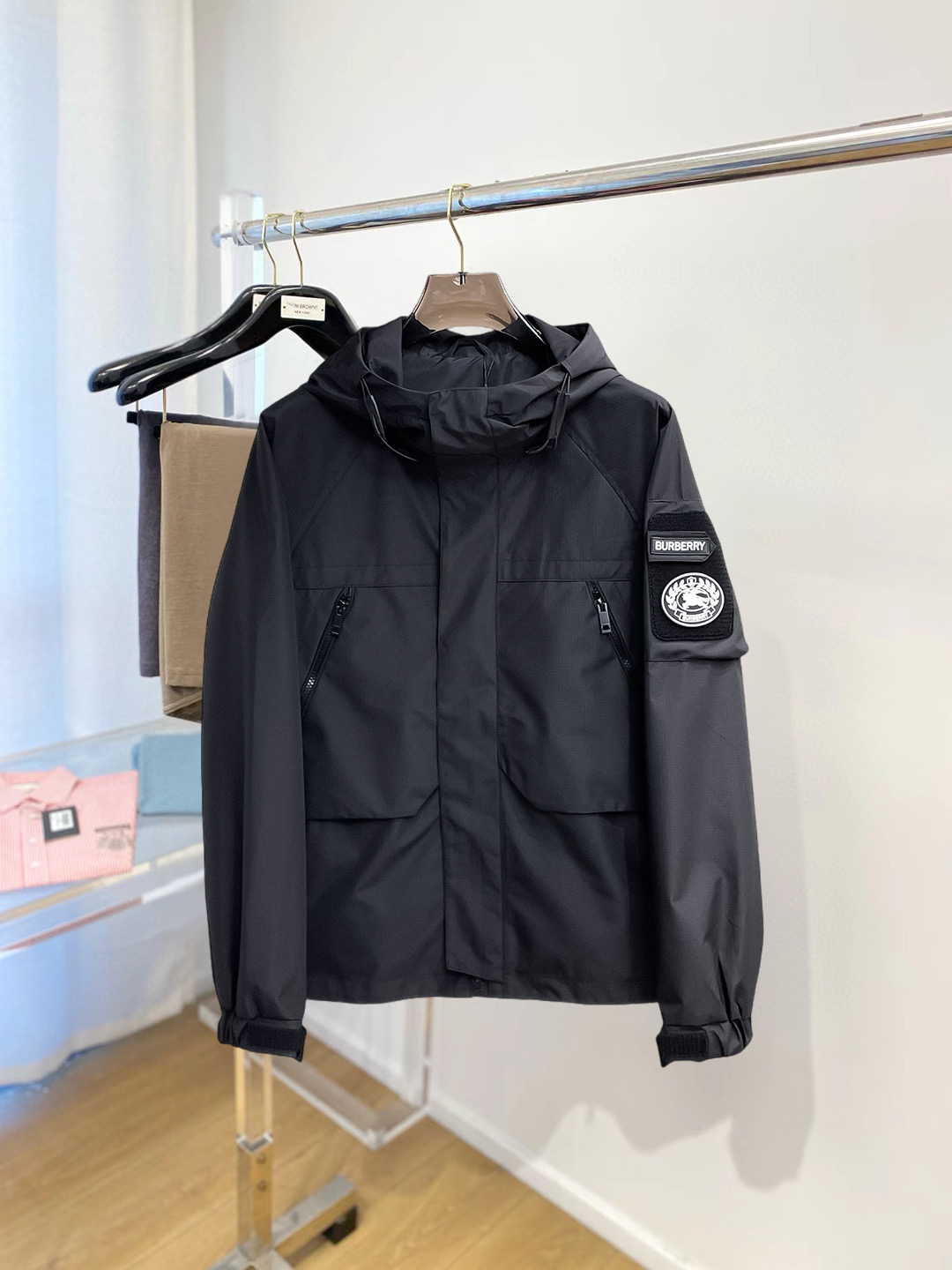 Sitio web oficial de P350 Burberry, mismo estilo, completo con tres etiquetas, a la venta por adelantado. Nueva chaquet…