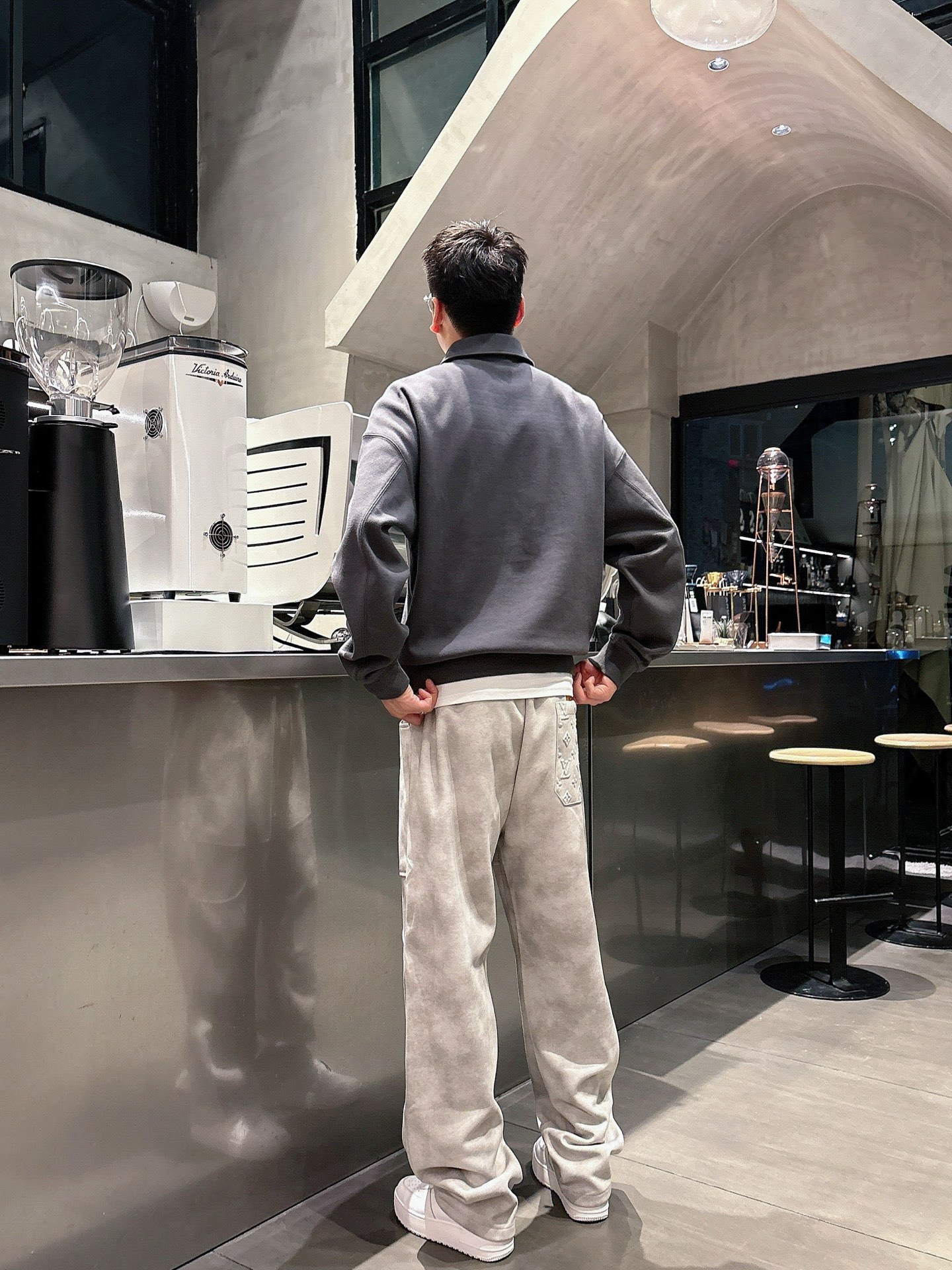 🌾 LV 🆕2025秋冬新款休闲裤！官网同步发售。品牌经典LOGO休闲裤 ，定制面料，舒适度极好，手触感