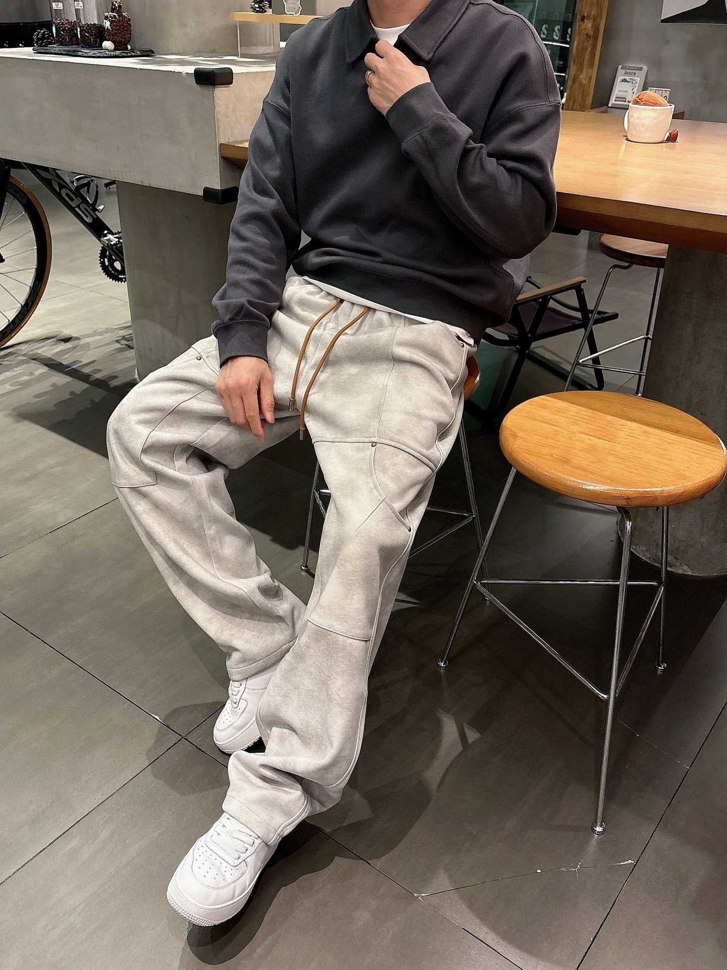 🌾 LV 🆕2025秋冬新款休闲裤！官网同步发售。品牌经典LOGO休闲裤 ，定制面料，舒适度极好，手触感