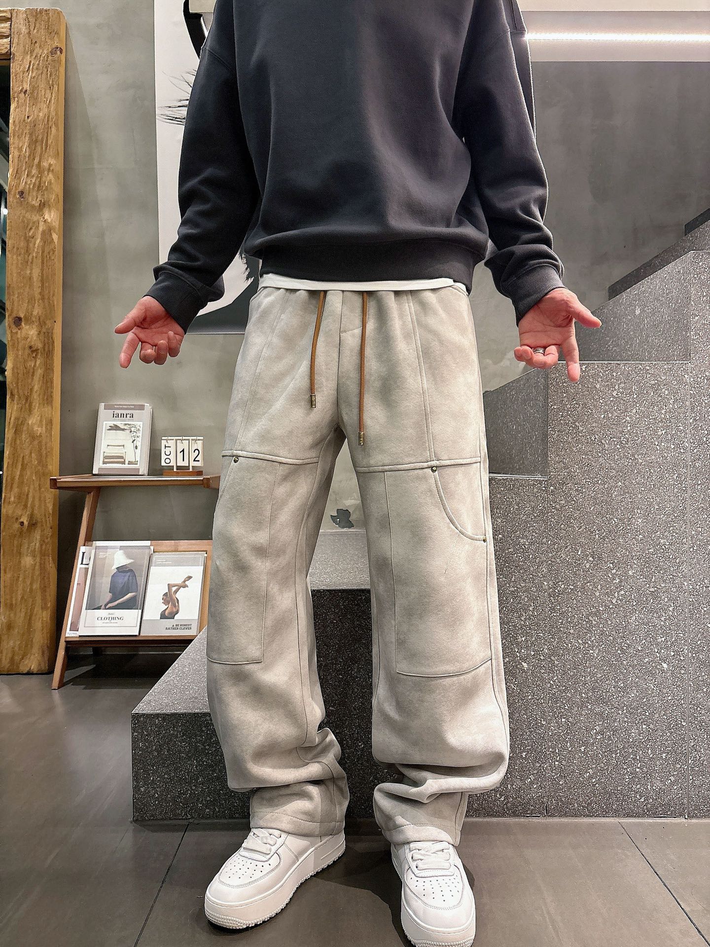 🌾 LV 🆕2025秋冬新款休闲裤！官网同步发售。品牌经典LOGO休闲裤 ，定制面料，舒适度极好，手触感